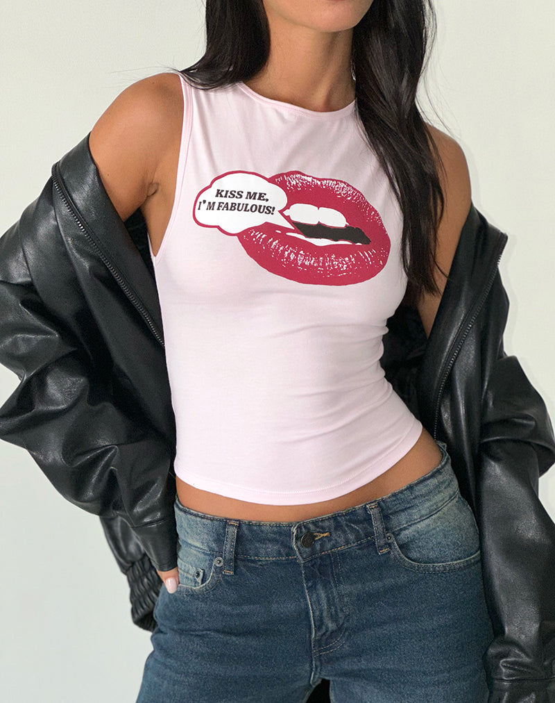 Leen Tanktop in Roze met Kiss Me I'm Fab-grafiek