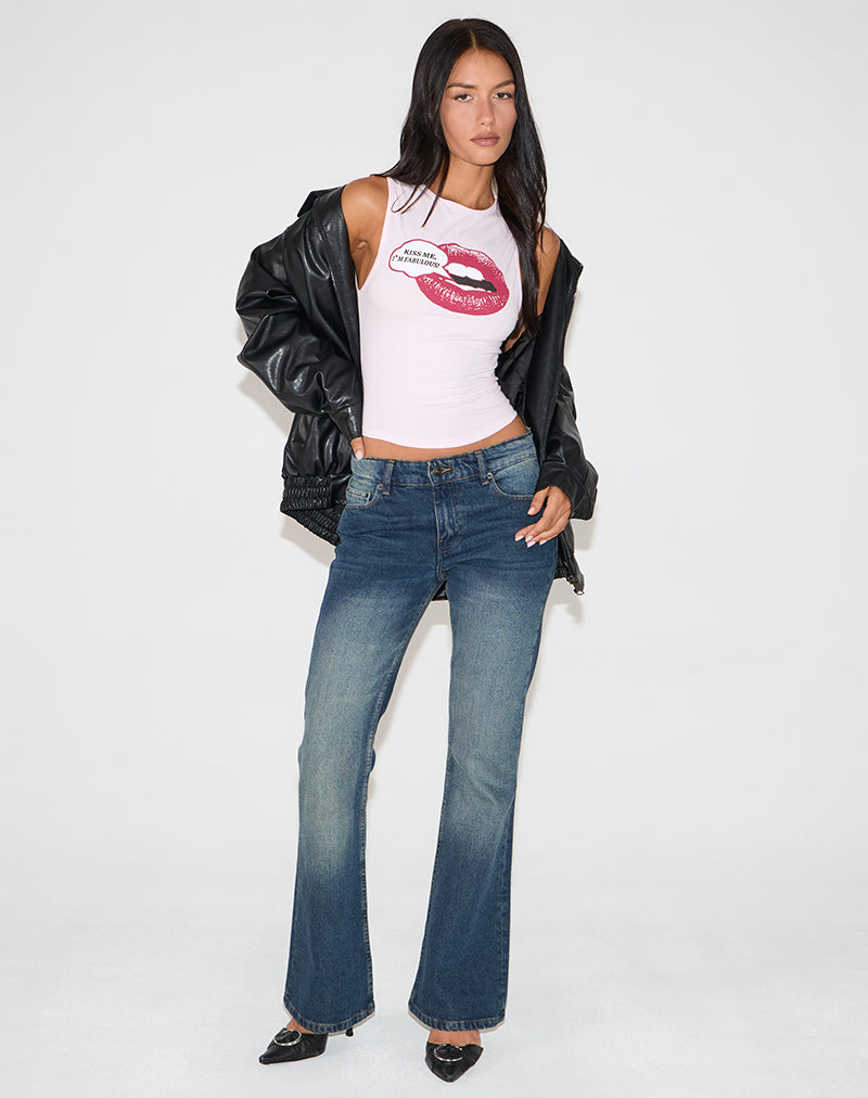 Afbeelding van Leen Tank Top in Roze met Kiss Me I'm Fab Graphic