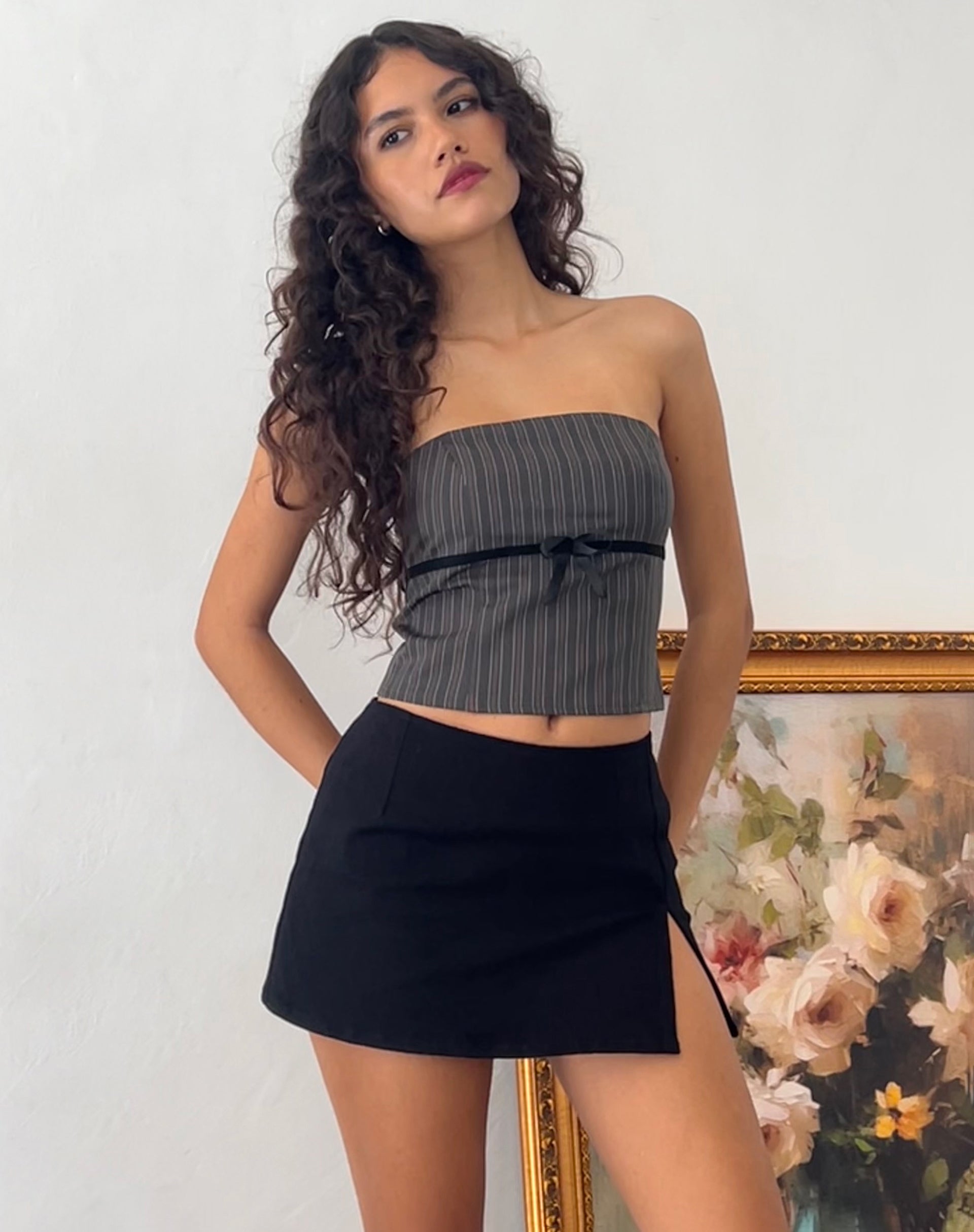 Afbeelding van Leggy Tube Top in grijs krijtstreep