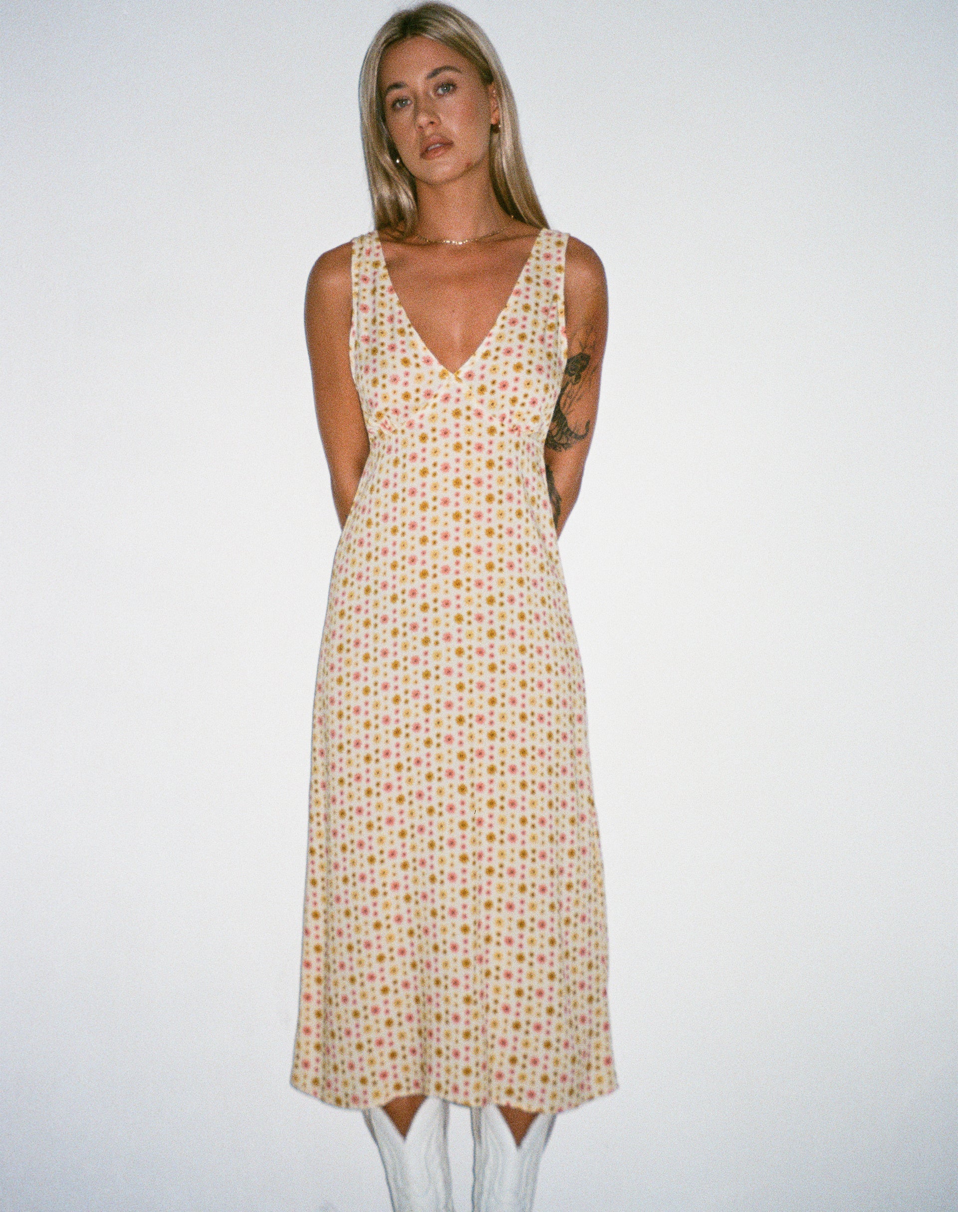 Afbeelding van Lisheva Midi Dress in Daisy Chain Cream