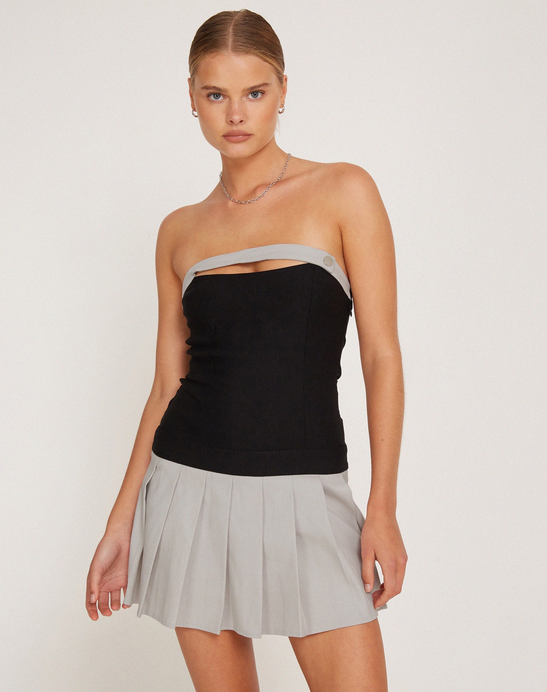 Afbeelding van Lisma Bandeau Cut-out Mini Dress in Getailleerd grijs en zwart