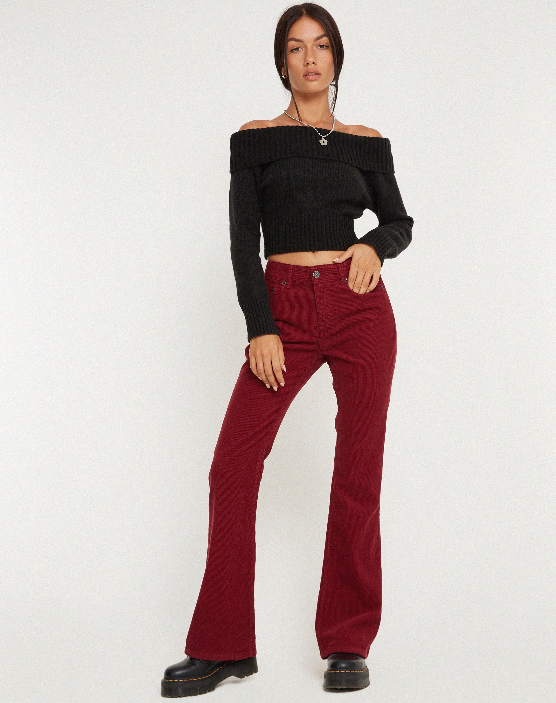Afbeelding van Low Rise Bootleg Jeans in Cord Maroon