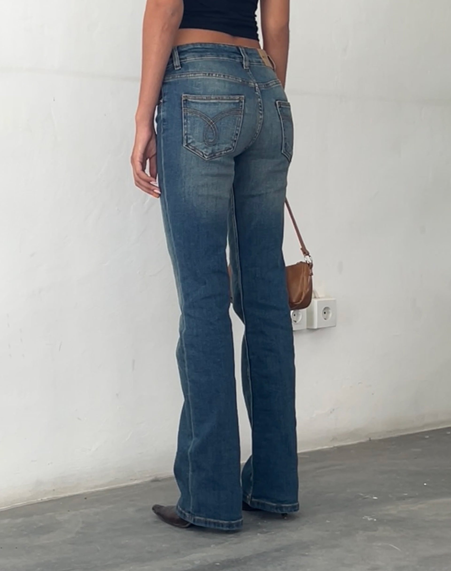 Afbeelding van Low Rise Bootleg Jeans in Mid Vintage Blue