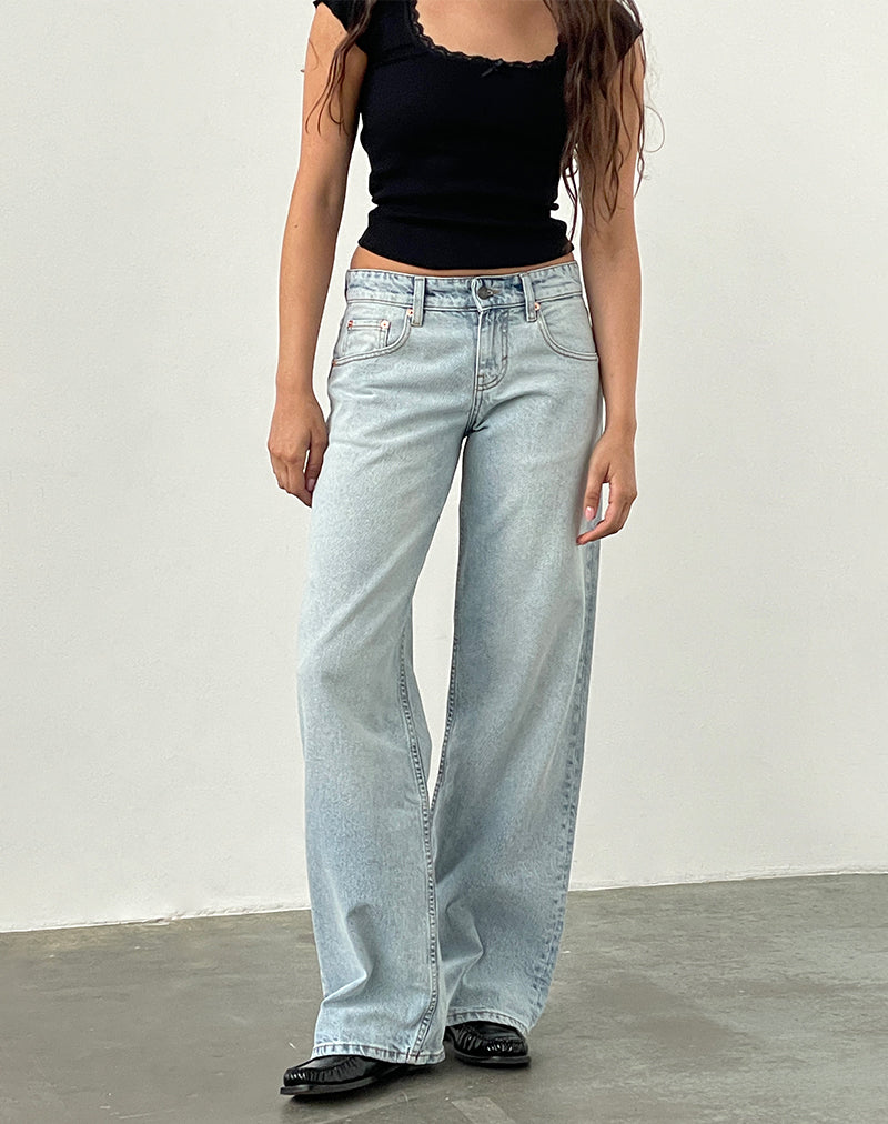 Low Rise Parallel Jeans In Extreme Light Wash Blauw