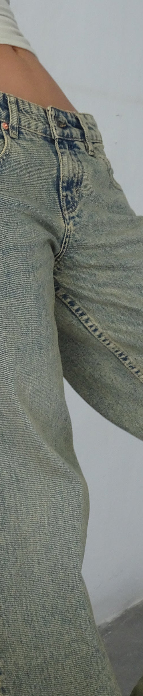 Afbeelding van Low Rise Parallel Jeans in Sandy Blue Acid