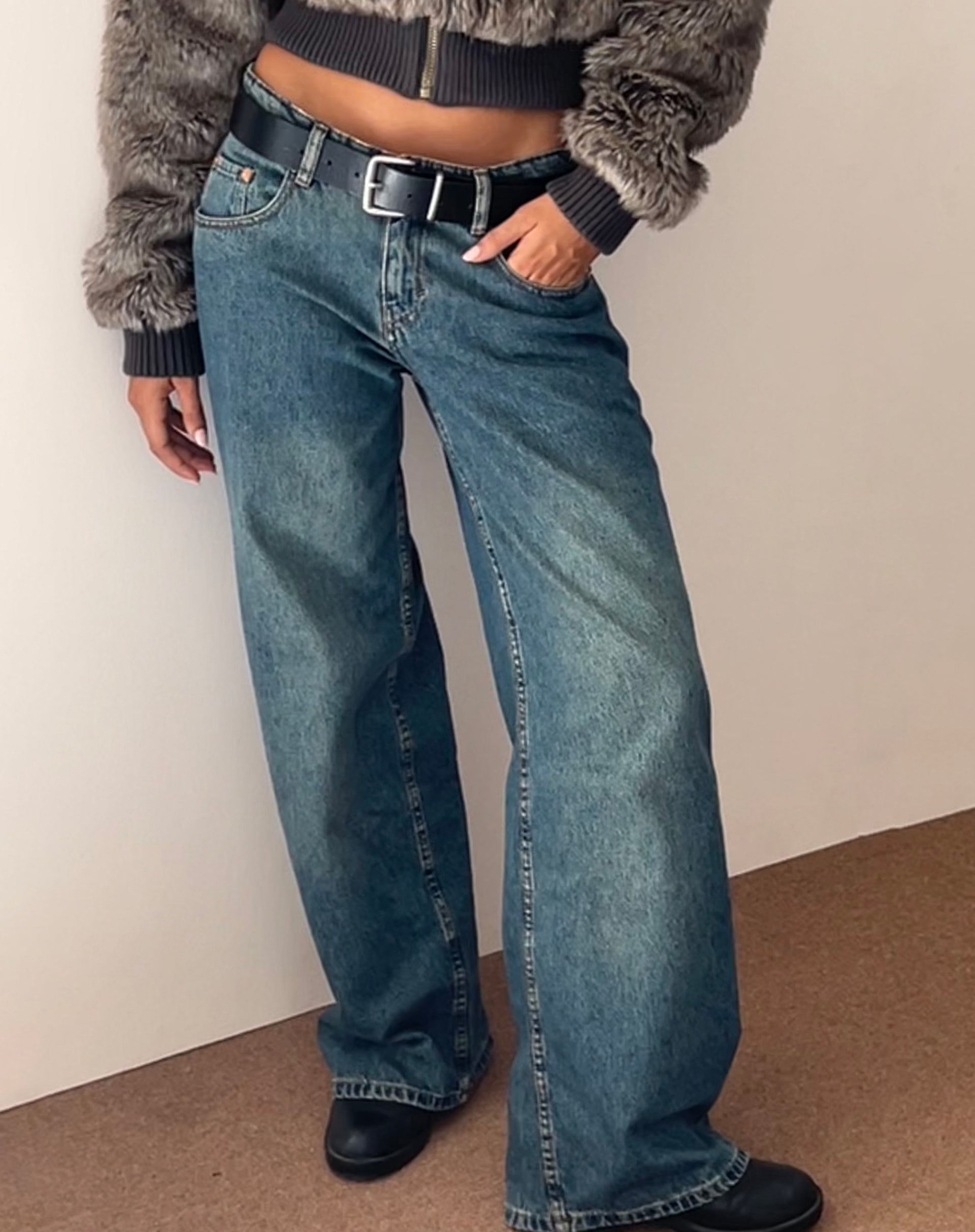 Afbeelding van Roomy Extra Wide Low Rise Jeans in Bruin Blauw Acid