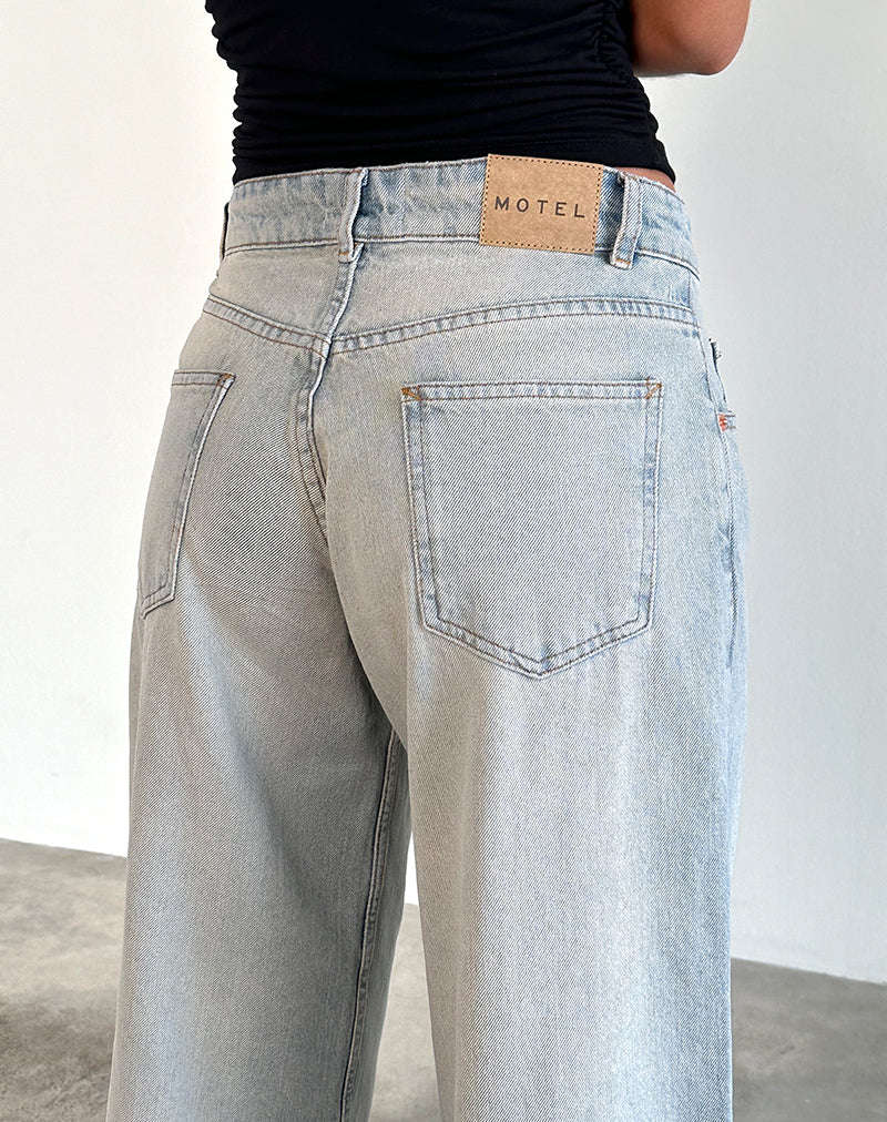Afbeelding van Roomy Extra Wide Low Rise Jeans in Sand Bleach Extreme