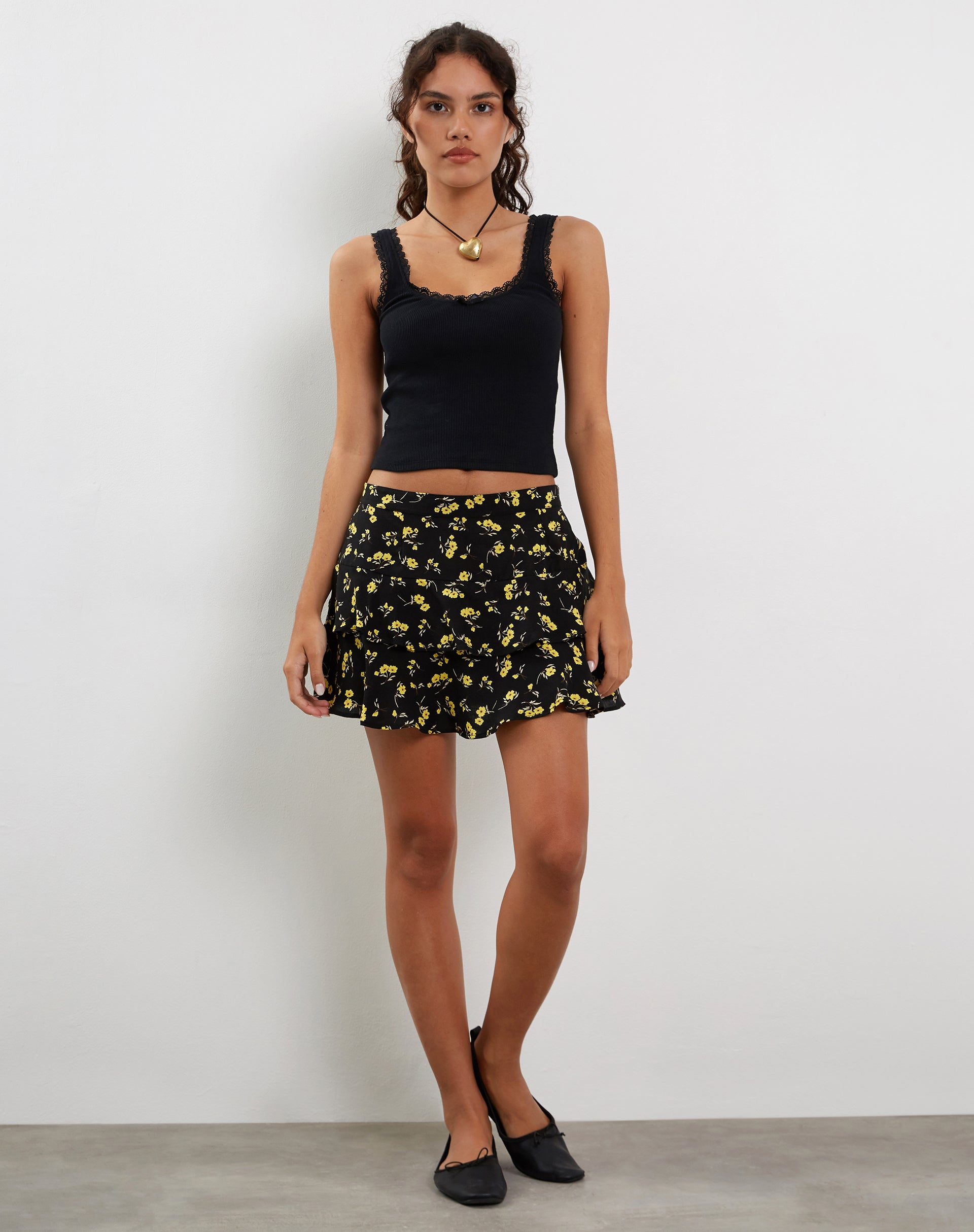 Afbeelding van Lowisa Frill Mini Rok in Boterbloem Zwart Geel