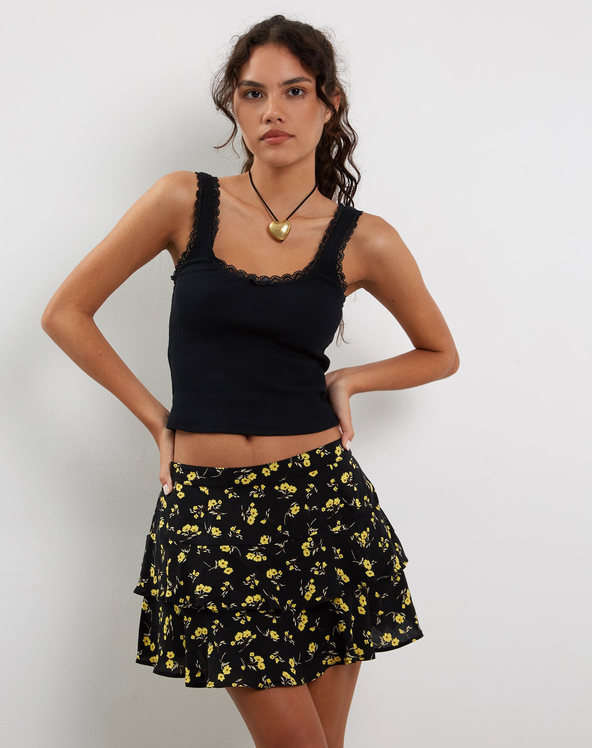 Afbeelding van Lowisa Frill Mini Rok in Boterbloem Zwart Geel