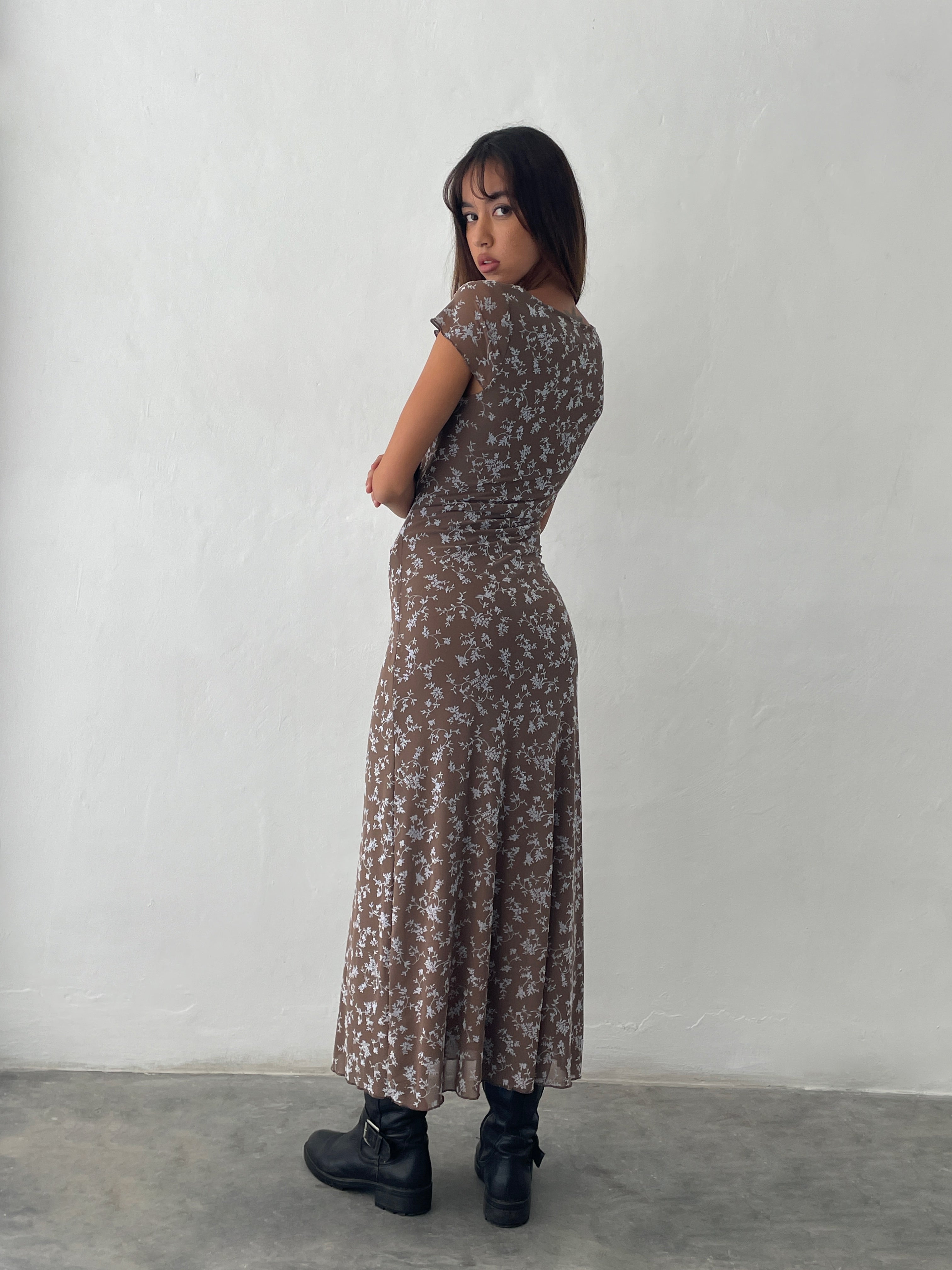 Afbeelding van Lunama Midi Dress in Botanist Flock Dark Taupe