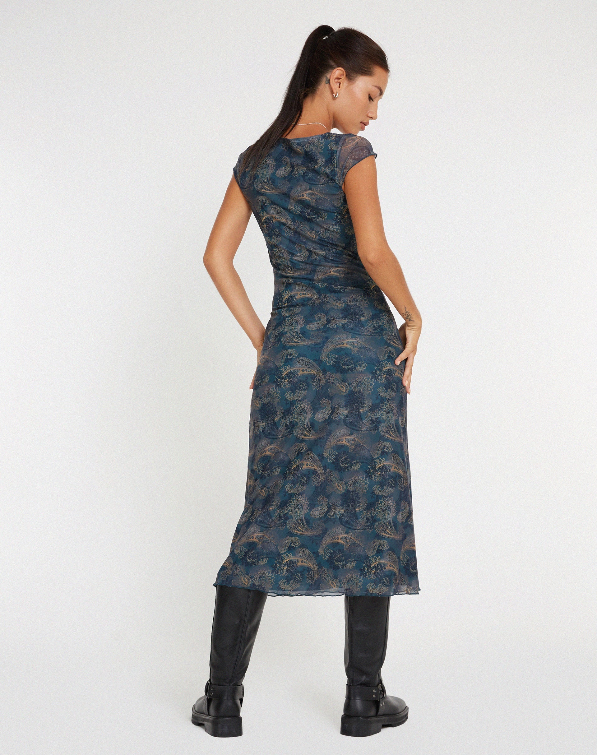 Afbeelding van Lunama Mesh Midi Dress in Tonal Blue Paisley
