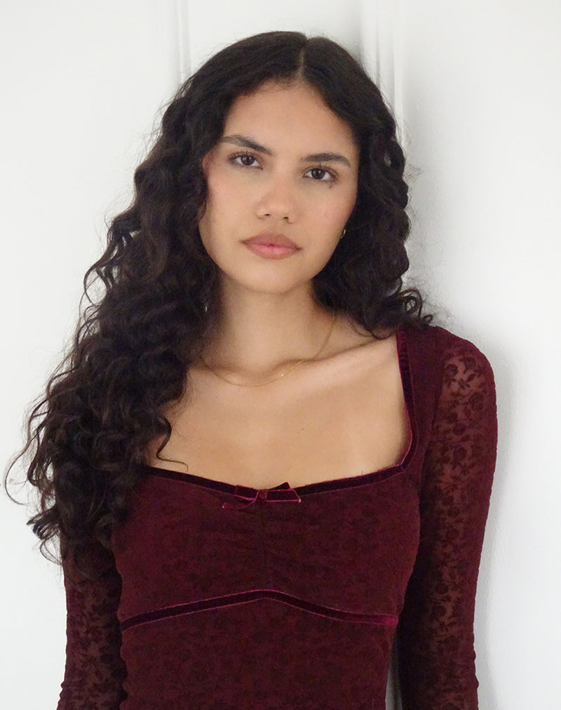 Afbeelding van Luth Mini Dress in Ditsy Flocked Burnt Maroon