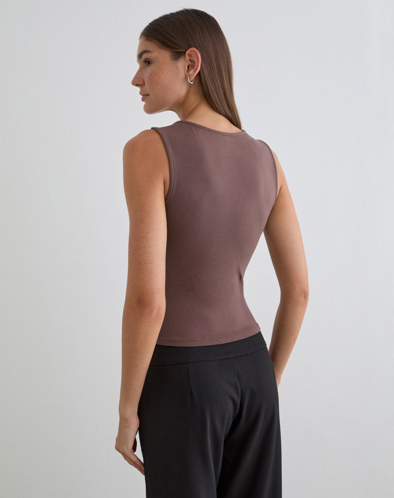 Afbeelding van Lynod Plunge Top in Deep Taupe