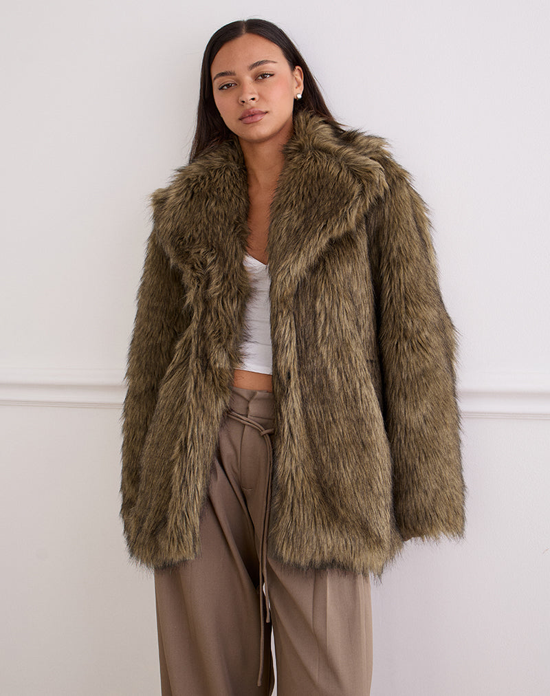 Lupita jas in lang bont bruin