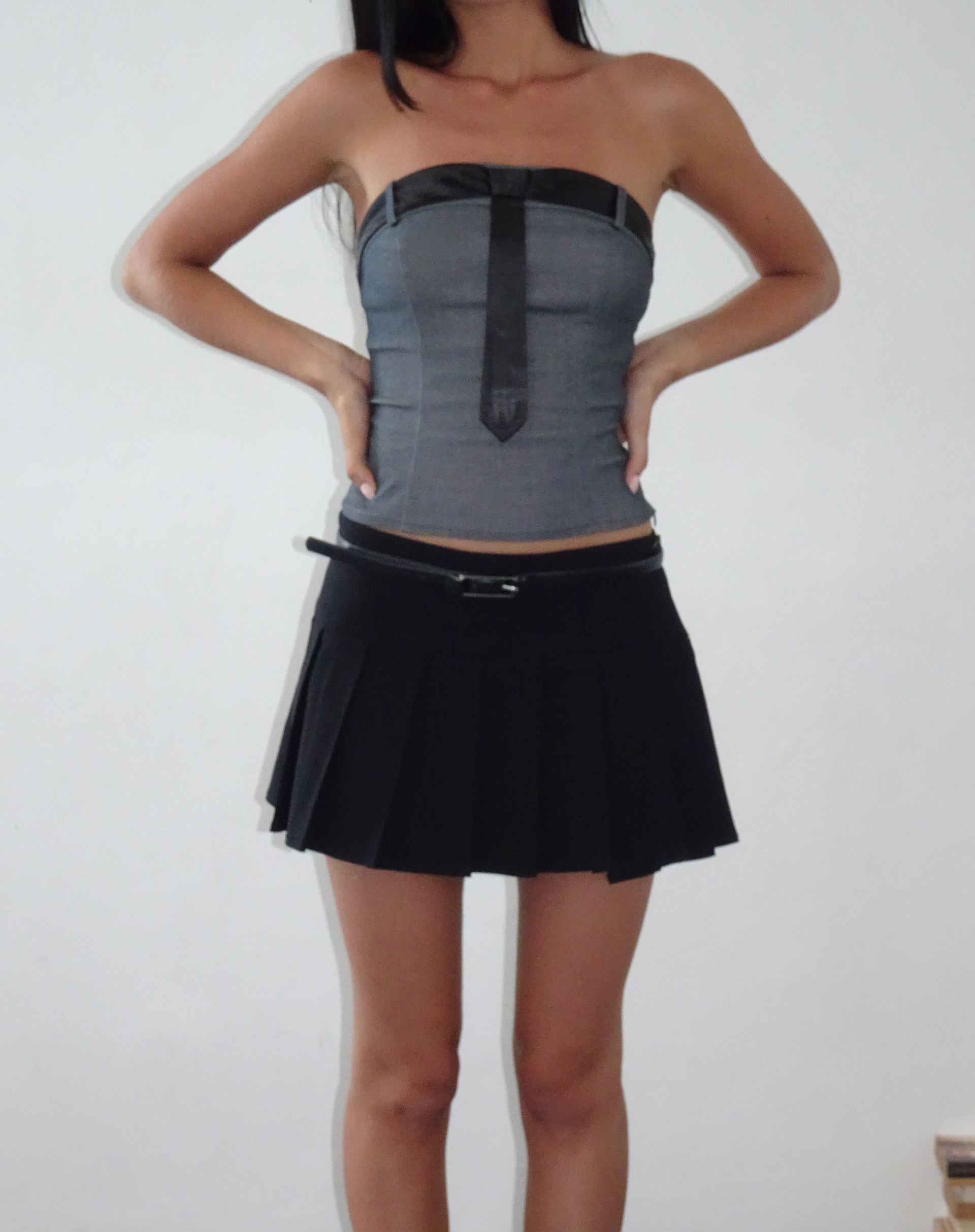 Afbeelding van Mabilis Bandeau Top in Satijn Halsband Grijs