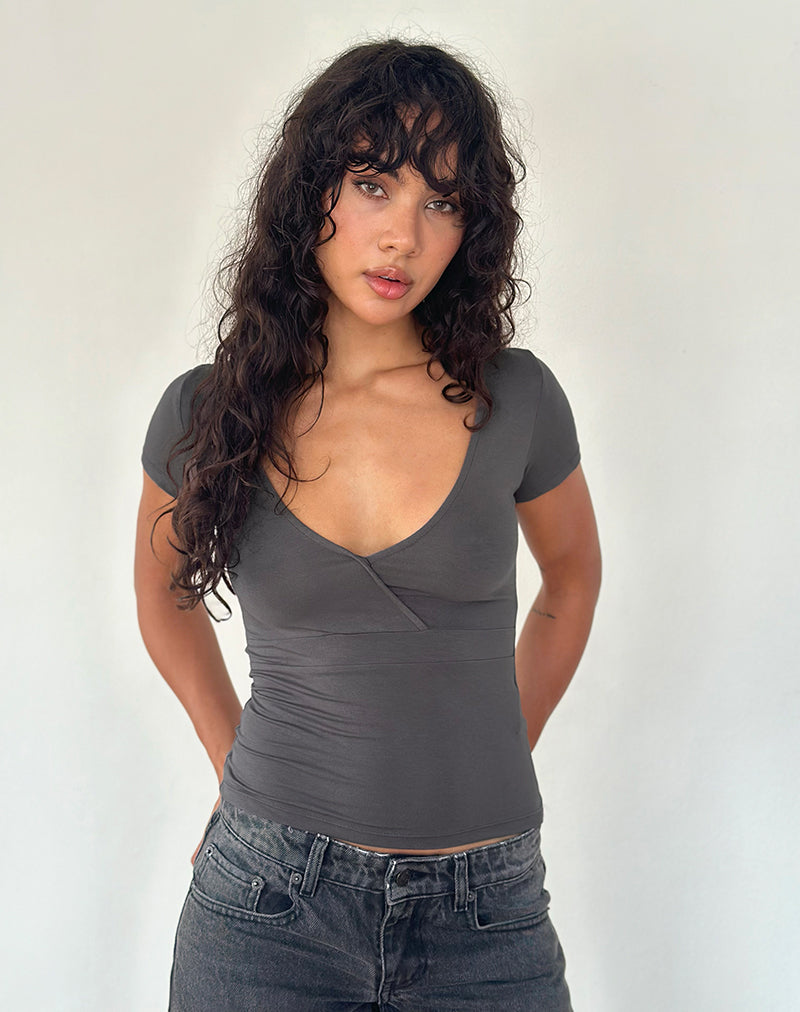 Afbeelding van Machiko Plunge Wrap Top in Charcoal Grey