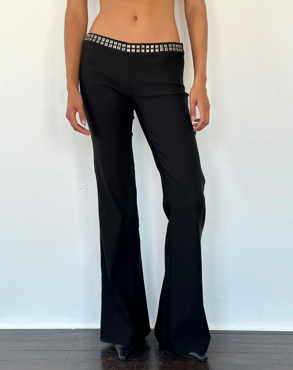 Macias Uitlopende Broek met Studs in Zwart Tailoring