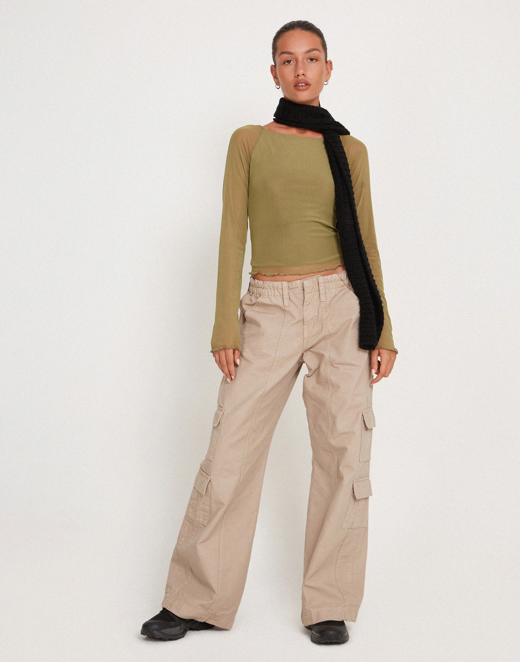 Mahira Mesh Top met lange mouwen in olijfgroen