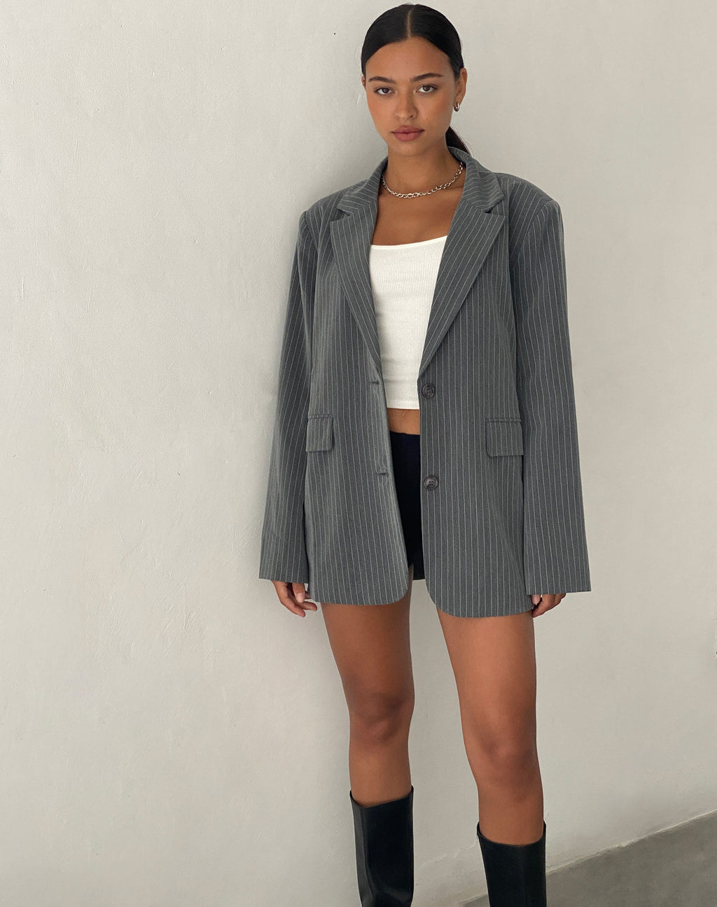 Maiwa Blazer in Getailleerde Grijze Krijtstreep