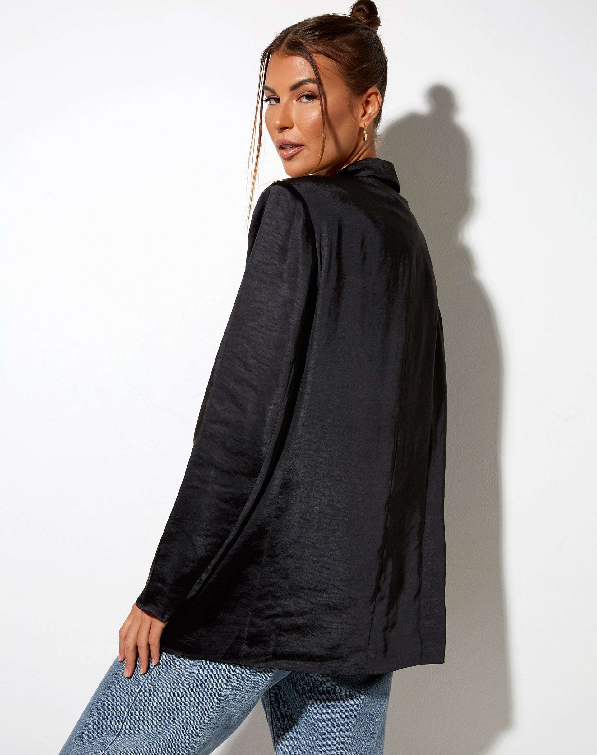 Afbeelding van Maiwa Blazer in Satijn Zwart