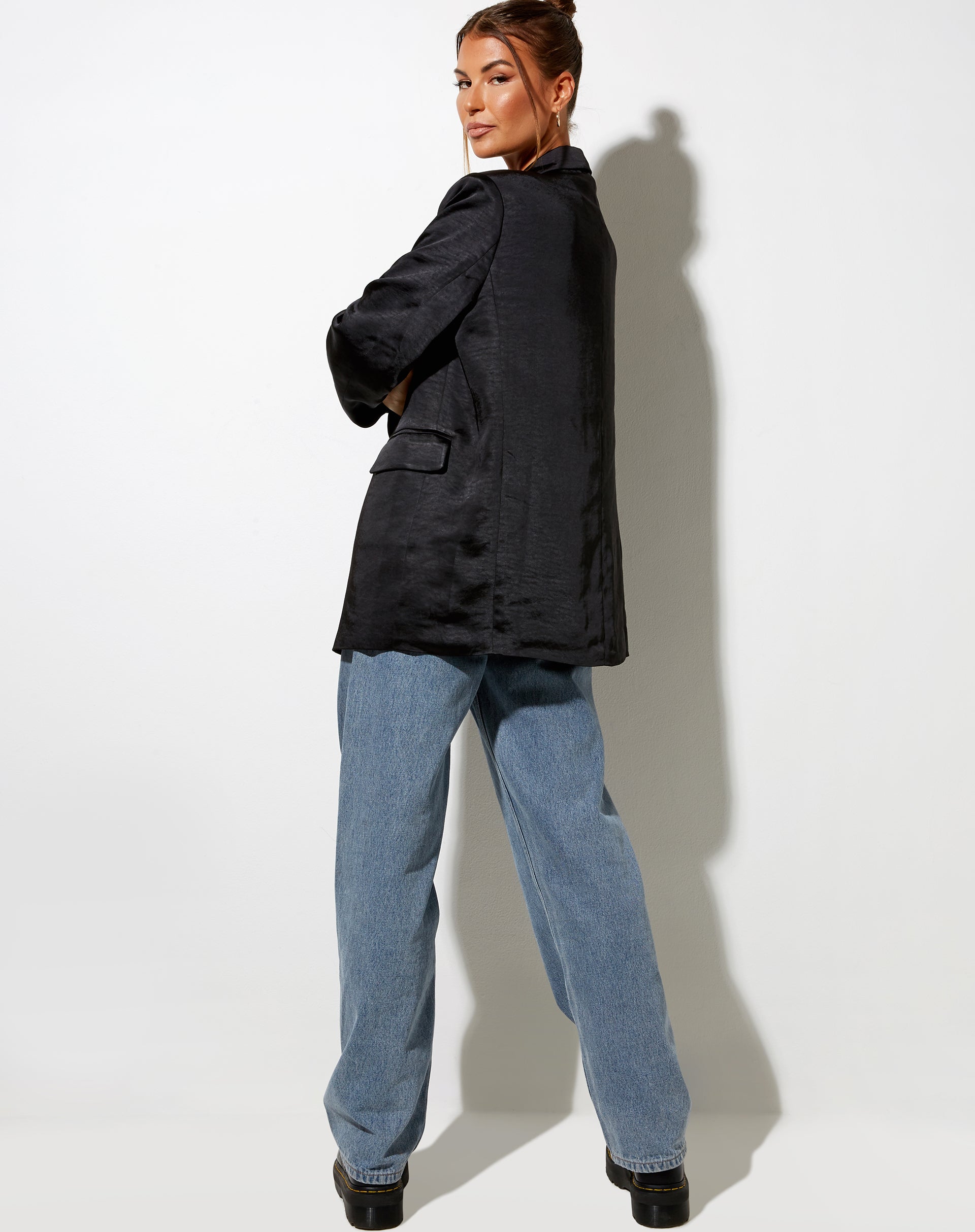 Afbeelding van Maiwa Blazer in Satijn Zwart