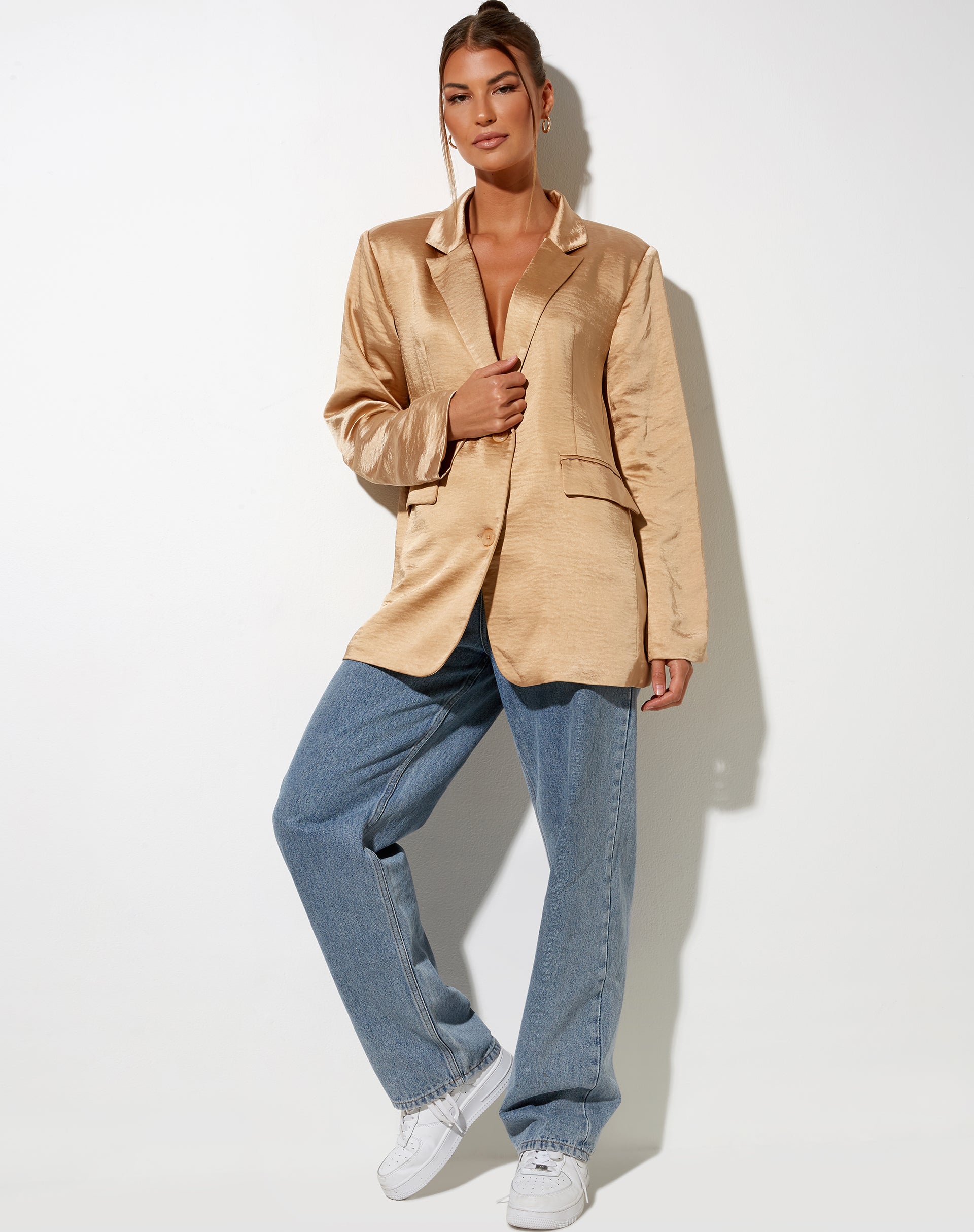 Afbeelding van Maiwa Blazer in Satijn Goudkleurig Zand