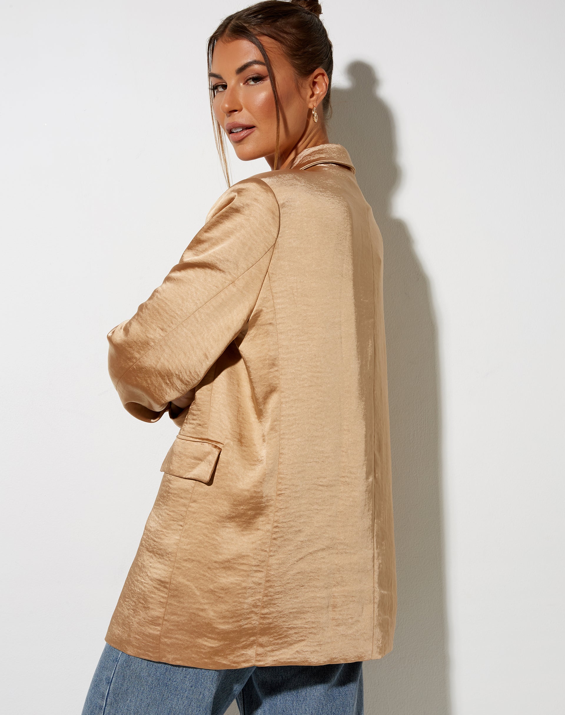 Afbeelding van Maiwa Blazer in Satijn Goudkleurig Zand