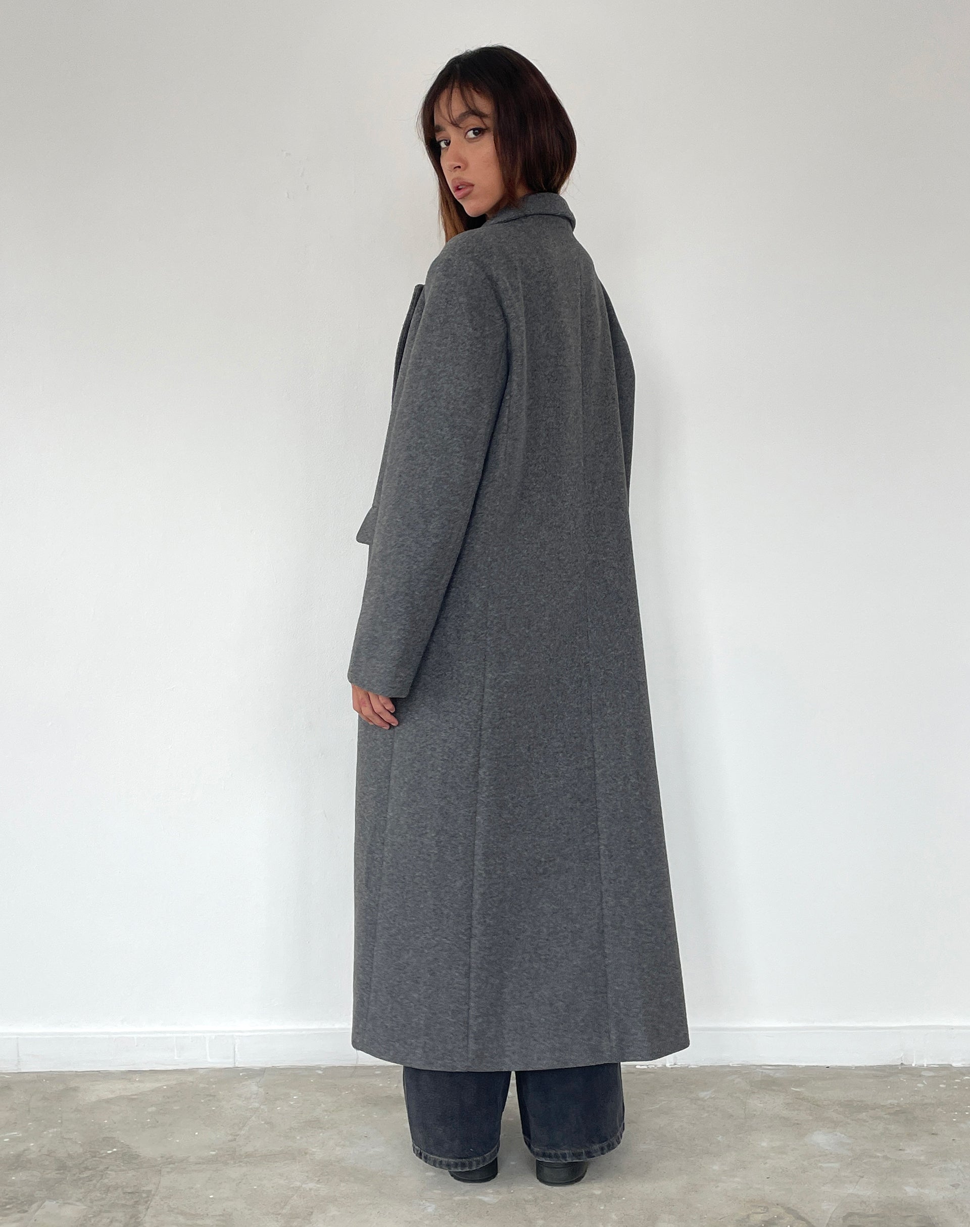 Afbeelding van Malati Wollen Longline Mantel in Charcoal