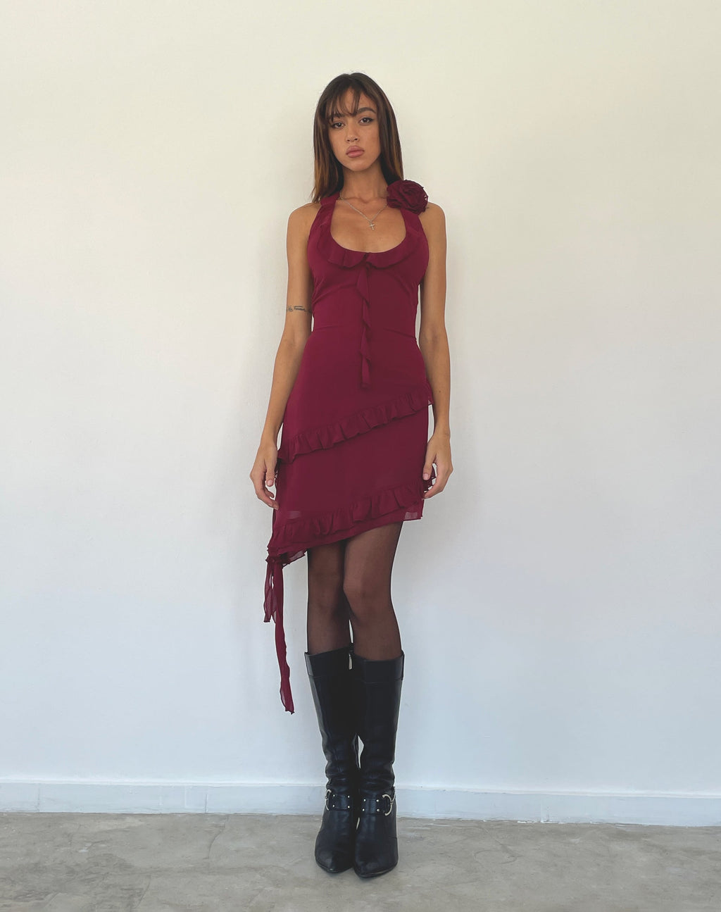 Margaret Mini Jurk met Ruches in Pruim Chiffon met Rozet