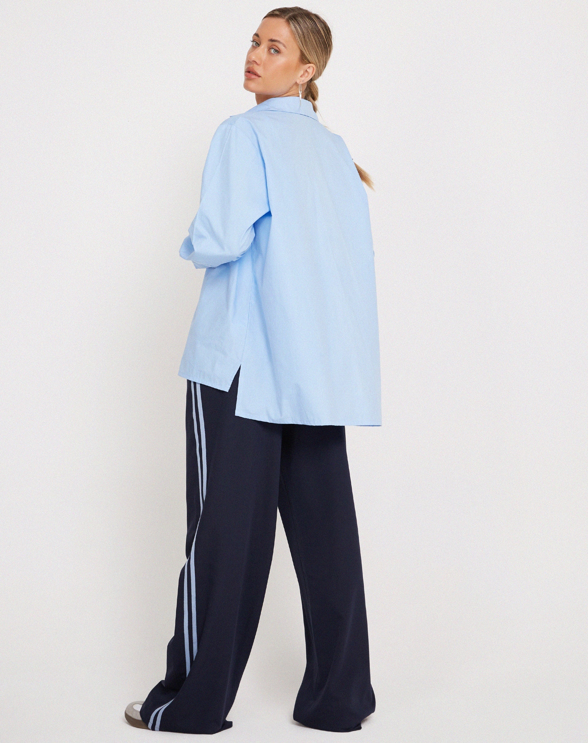 Afbeelding van Mavis Button Up Shirt in Popeline Hemelsblauw
