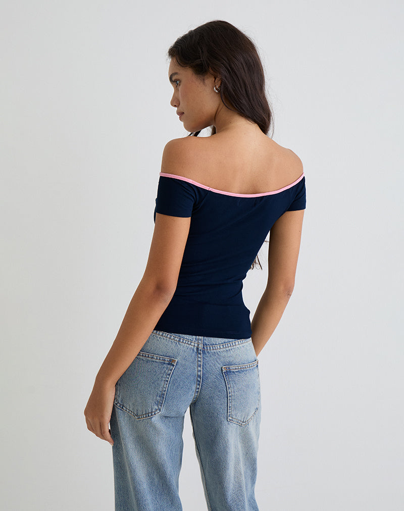 Image Mayomi Off the Shoulder Top in Navy met Roze Bies