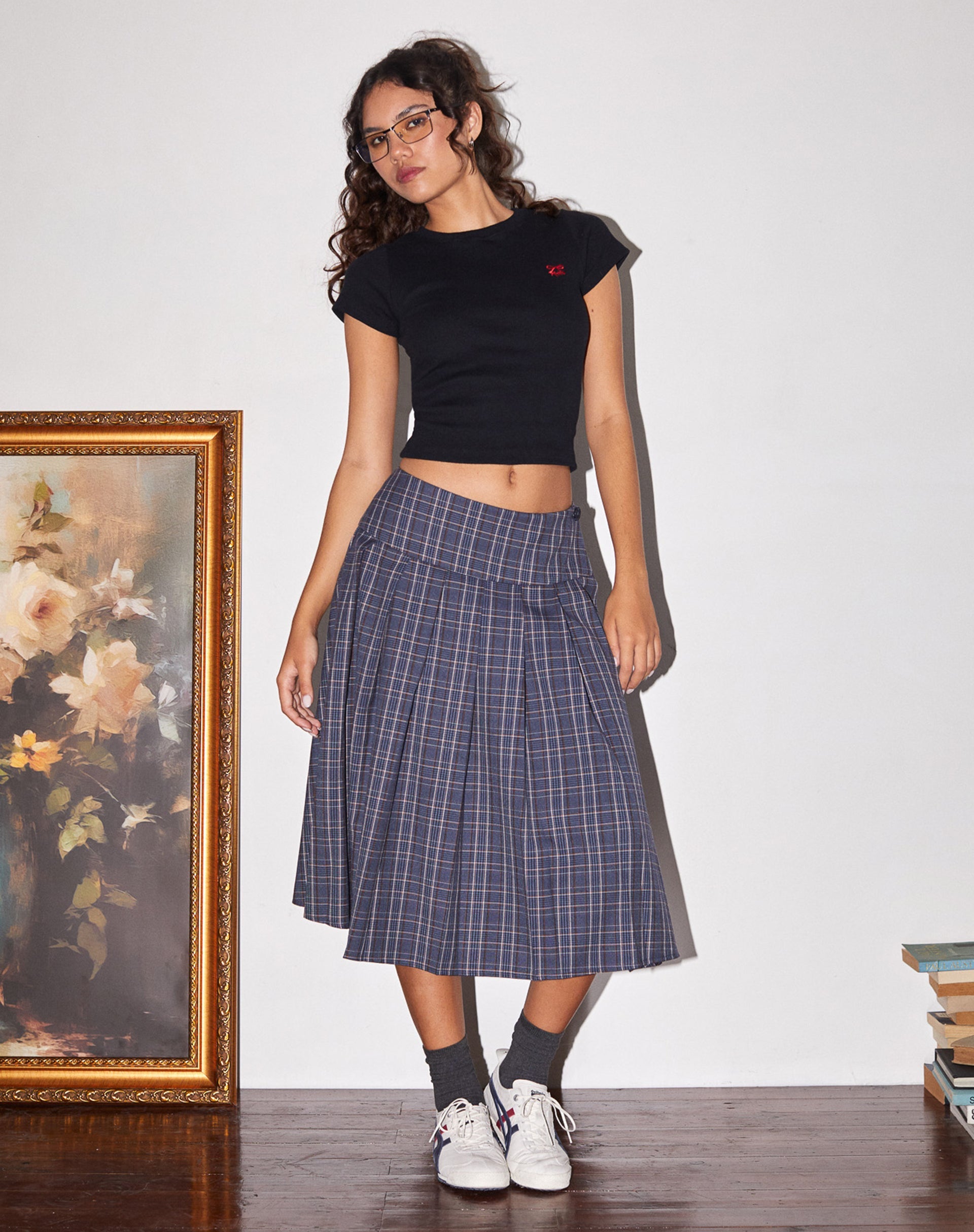 Afbeelding van Catelyn Geplooide Midi Rok in Navy Ruit