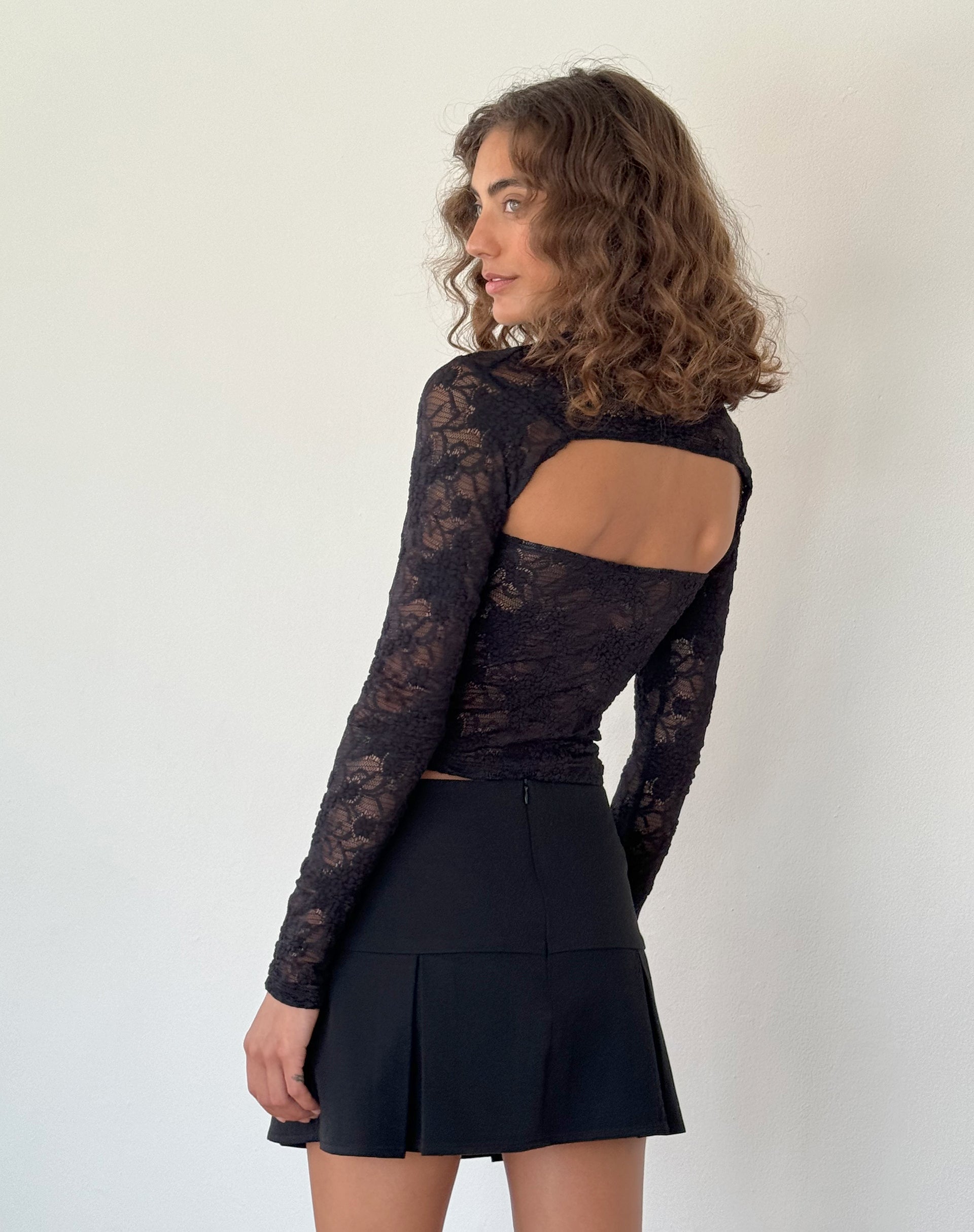 Afbeelding van Melvina Bandeau Top en Shrug Set in Kant Zwart
