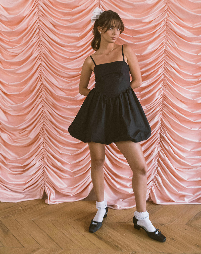 Afbeelding van Micala Pufball Mini Dress in Zwart