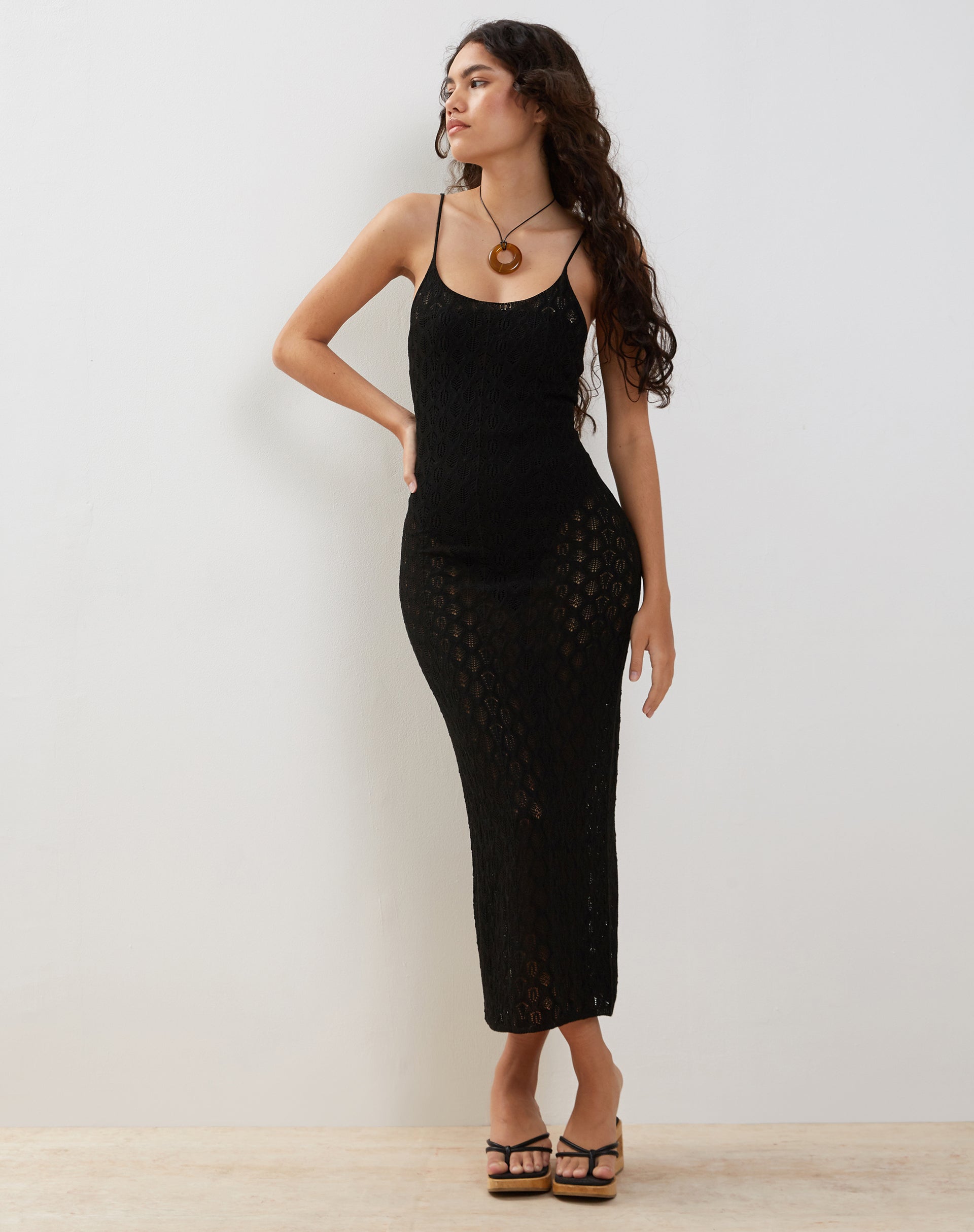 Afbeelding van Caroline Strappy Maxi Dress in Mesh Zwart
