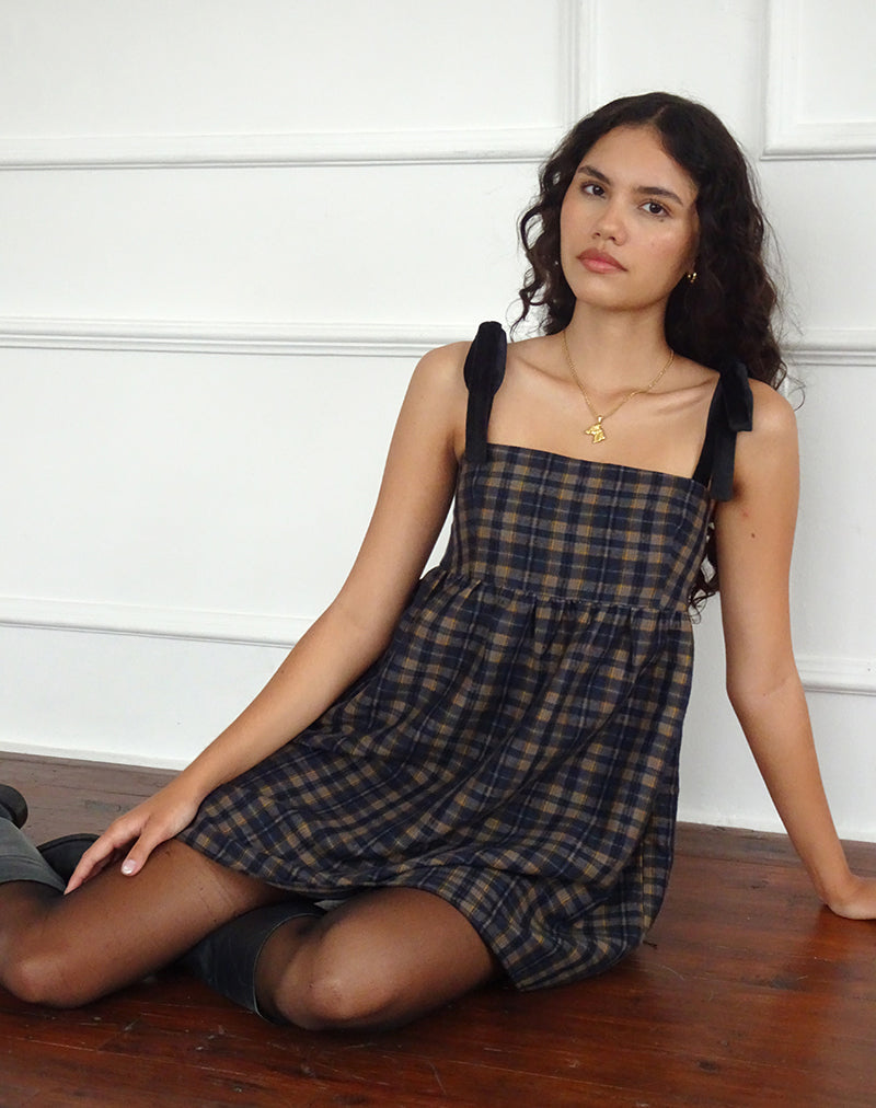 Afbeelding van Mikayla Vierkante Hals Mini Jurk in Navy en Mosterd Ruit