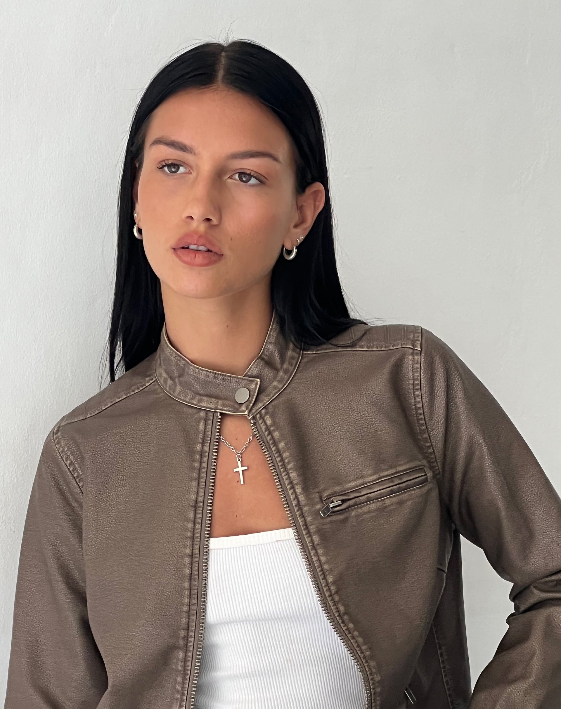 Afbeelding van Mildred Distressed Bikerjasje in PU Olive