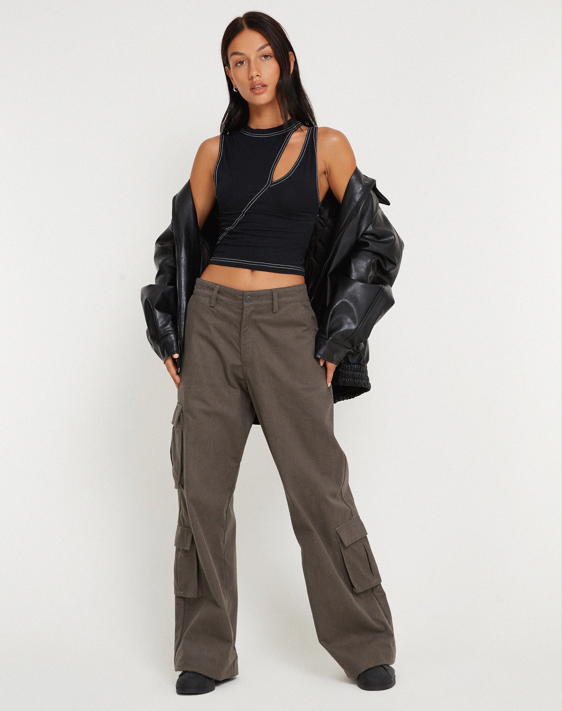 Afbeelding van Min Cutout Crop Top in Zwart