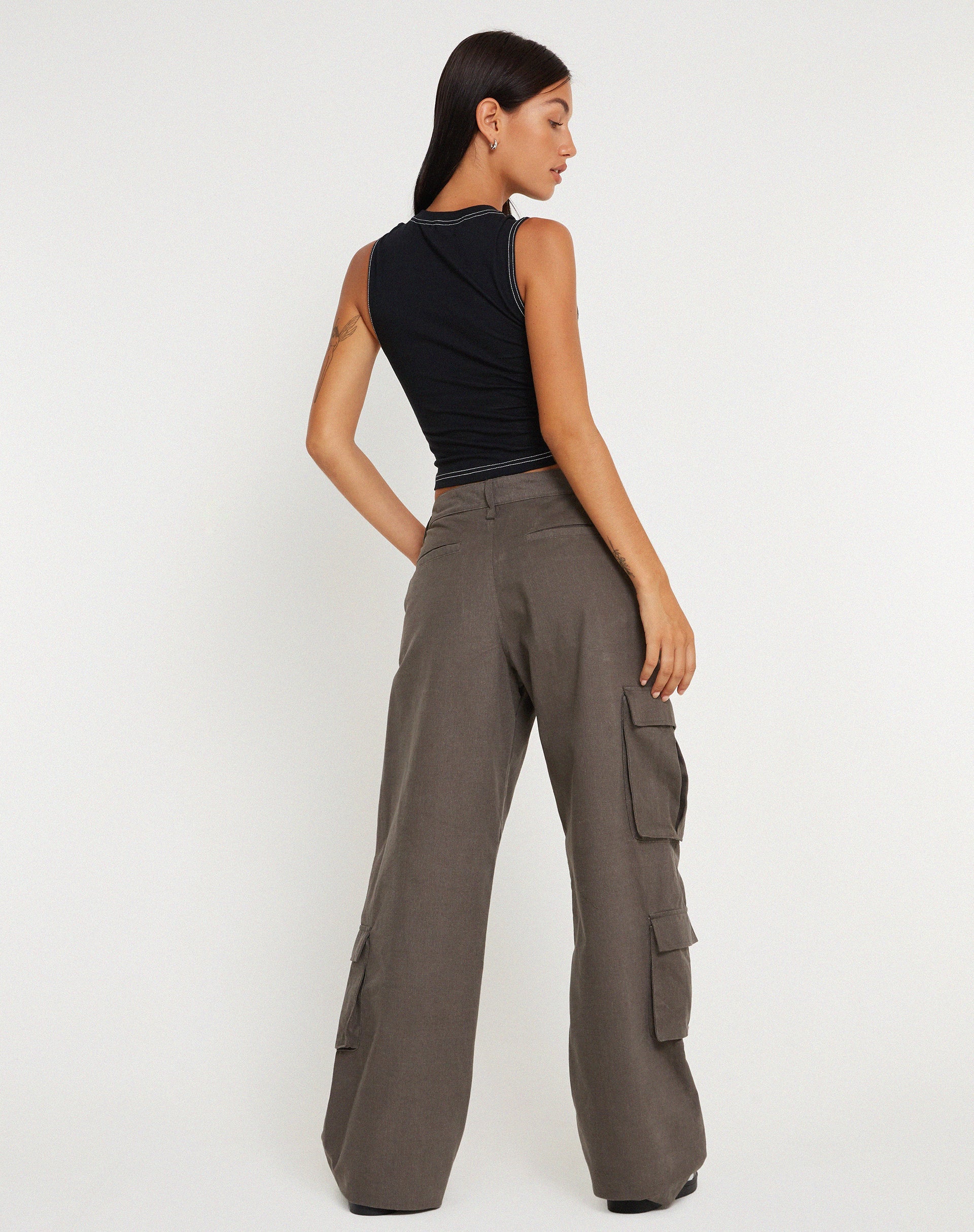 Afbeelding van Min Cutout Crop Top in Zwart