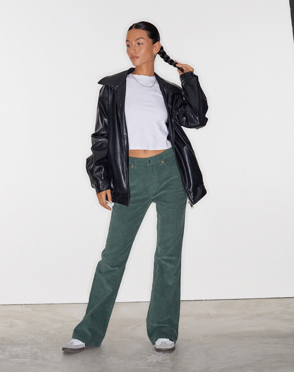 MOTEL X OLIVIA NEILL Bootleg Jeans in Koordgroen