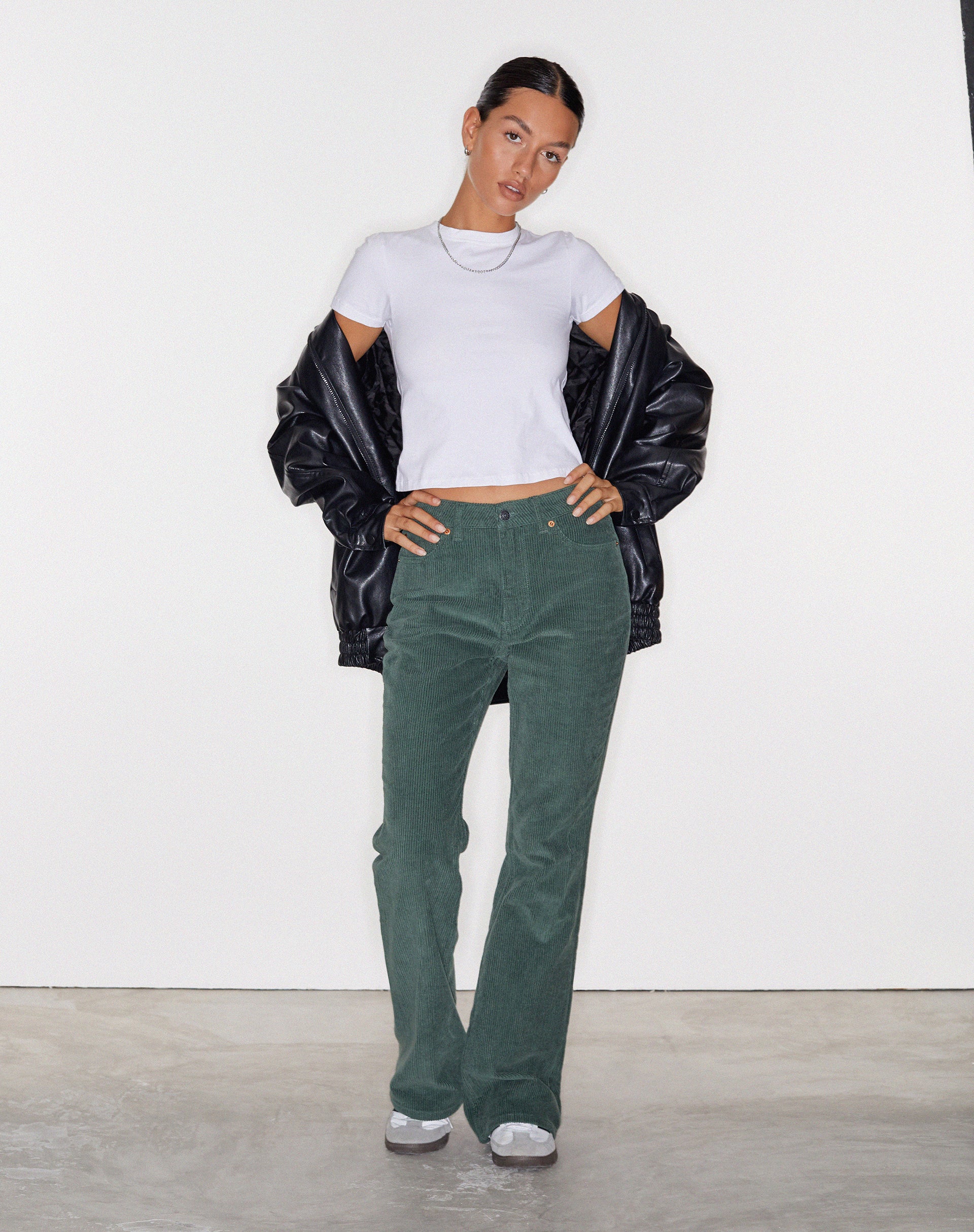 Afbeelding van MOTEL X OLIVIA NEILL Bootleg Jeans in Koordgroen