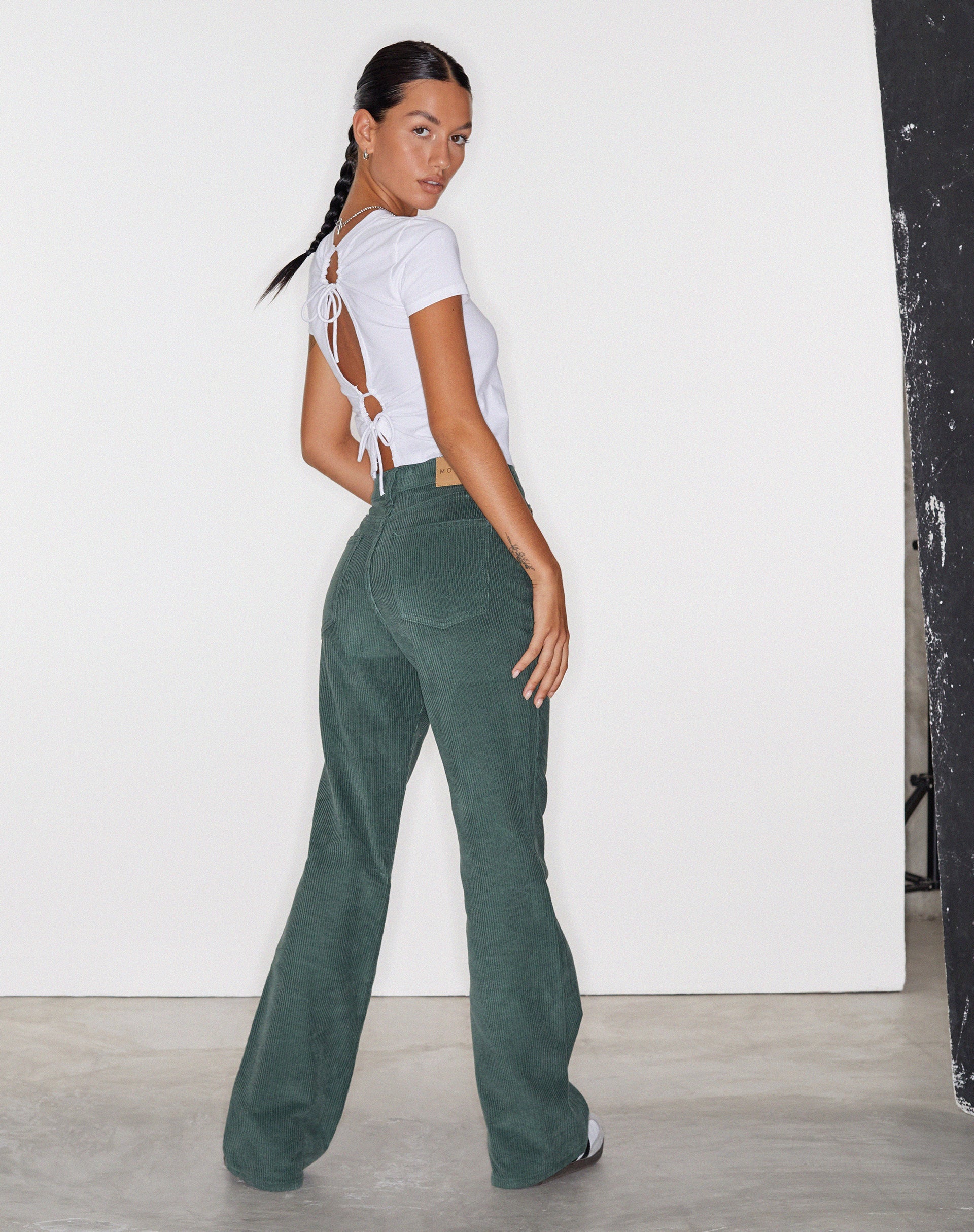 Afbeelding van MOTEL X OLIVIA NEILL Bootleg Jeans in Koordgroen