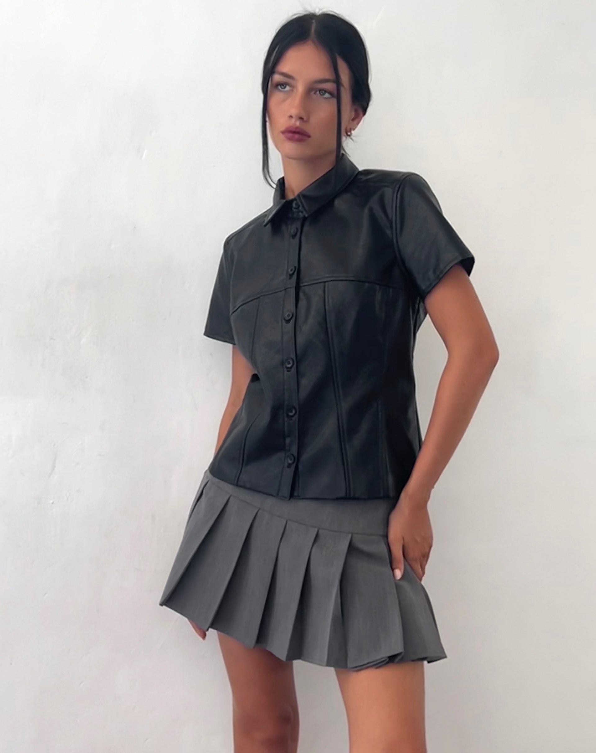Afbeelding van Mulan Shirt met Korte Mouw in PU Zwart