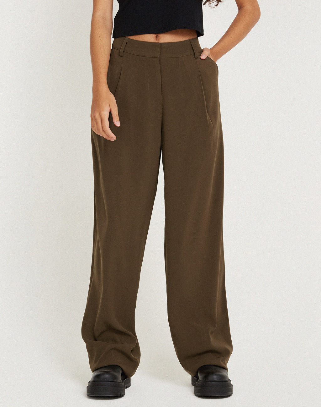 Sakaria broek met wijde pijpen in Tailoring Truffel