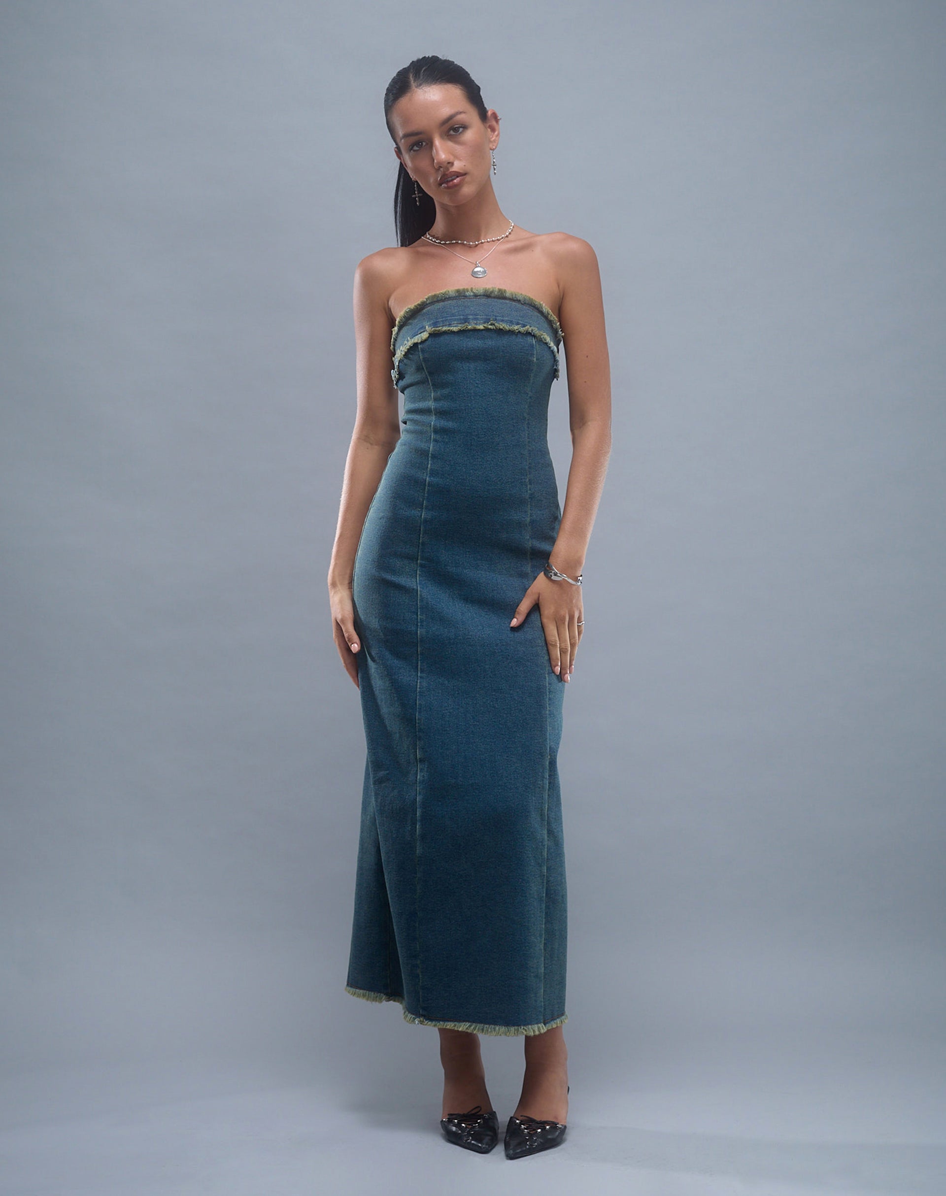 Afbeelding van Atun Denim Bandeau Maxi Dress in Bruin Blauw Acid Wash
