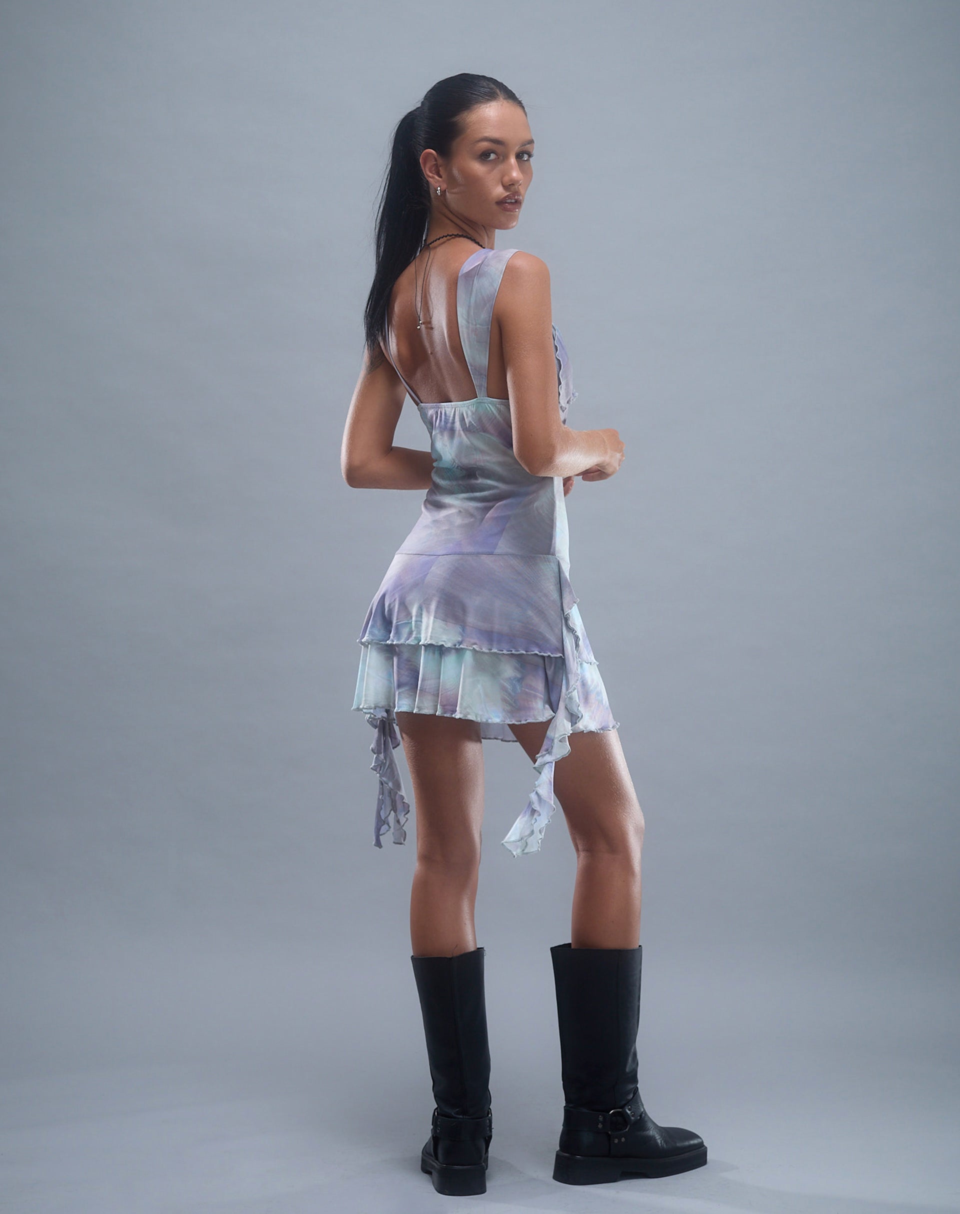 Afbeelding van Sabit Mesh Mini Dress in bedrukt parelmoer Shell