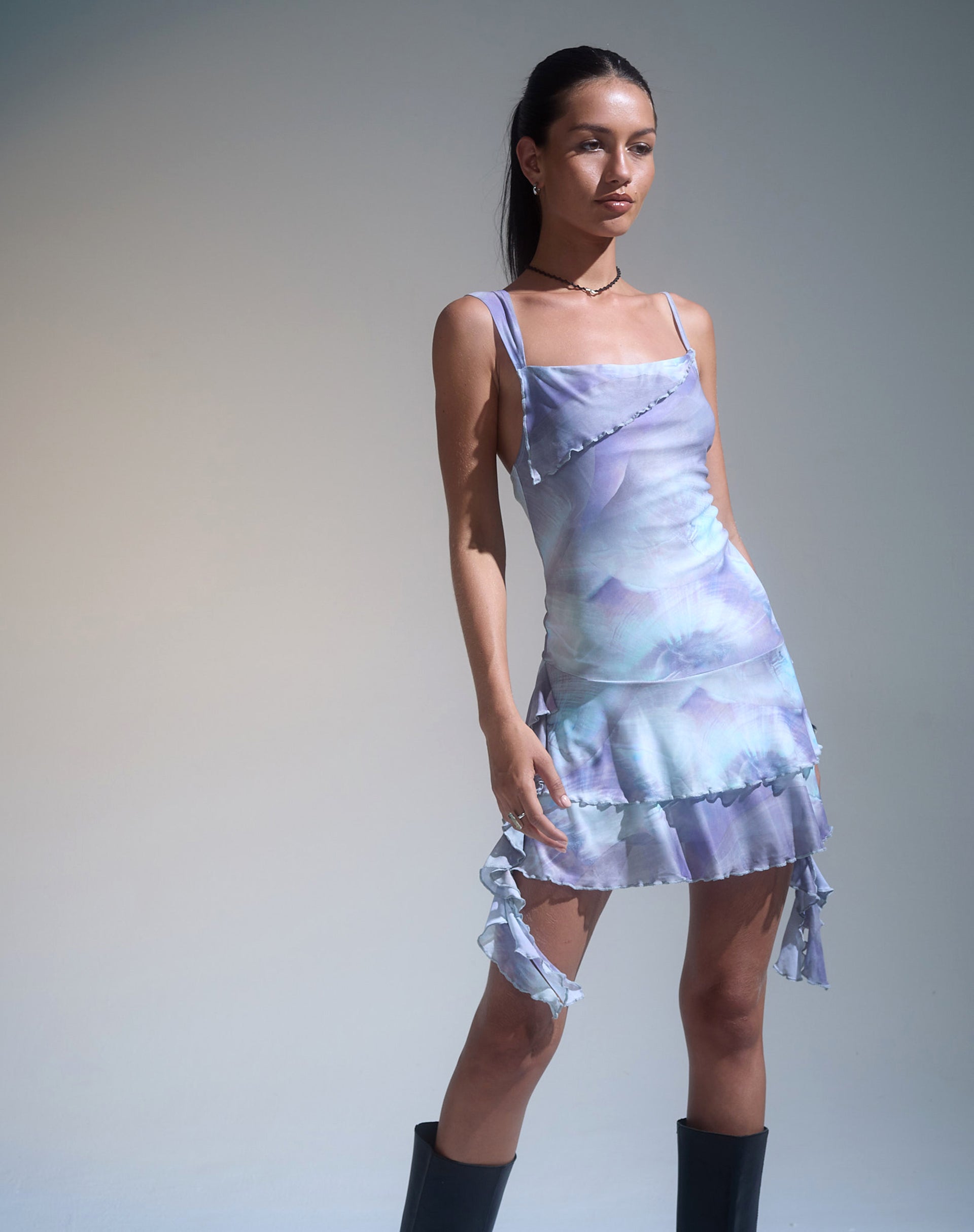 Afbeelding van Sabit Mesh Mini Dress in bedrukt parelmoer Shell