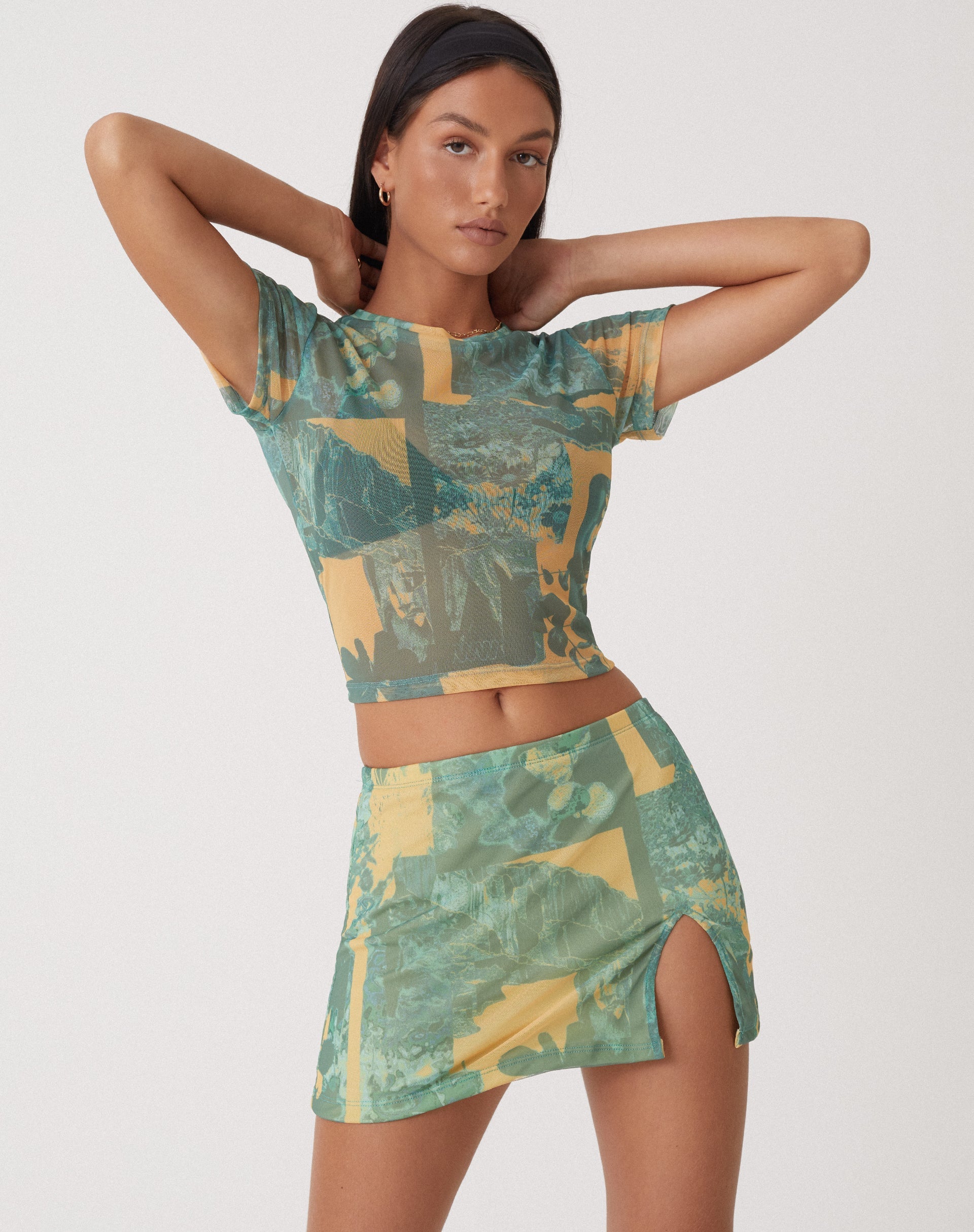 beeld van MOTEL X OLIVIA NEILL Pelma Mini Rok in Collage Bloemen Schaduwgroen