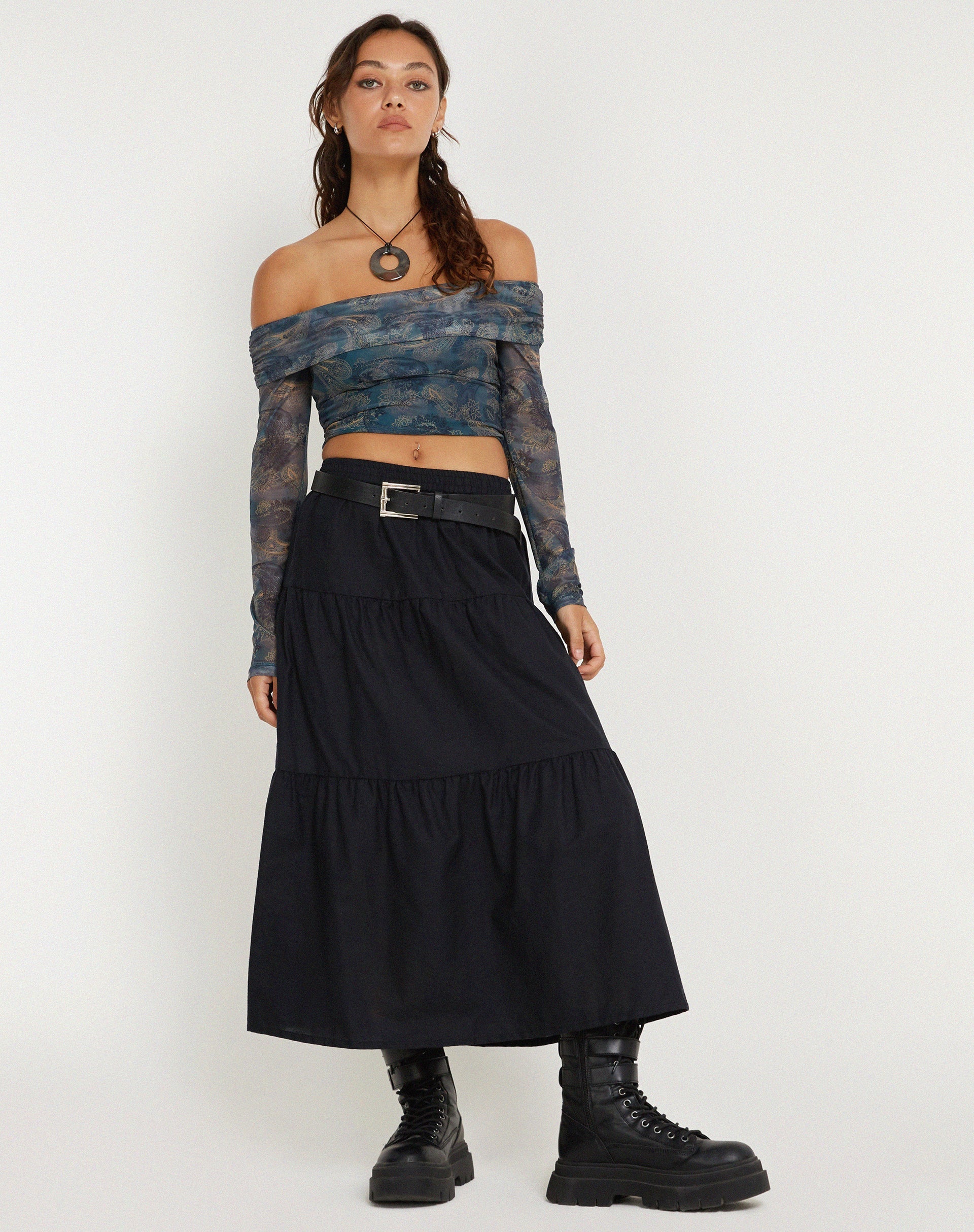 BEELD VAN Nagini bardot top met lange mouwen in blauw paisley