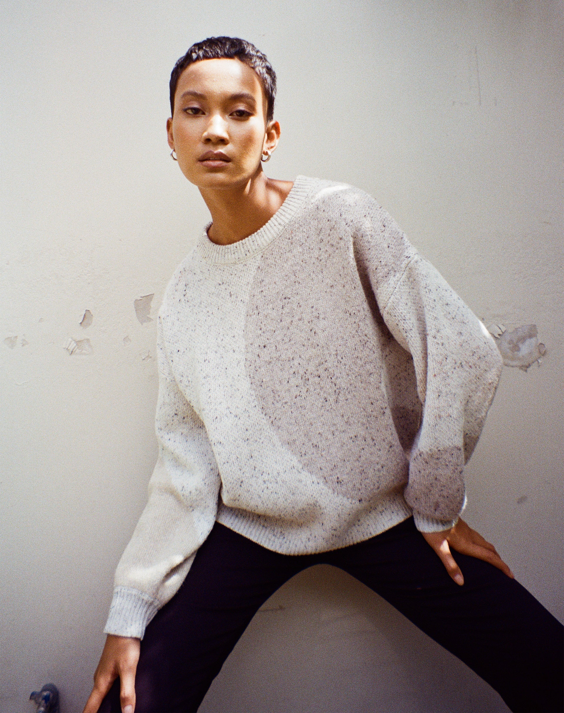 Afbeelding van Namari Trui in Abstract Splodge Beige, Paars en Olijf